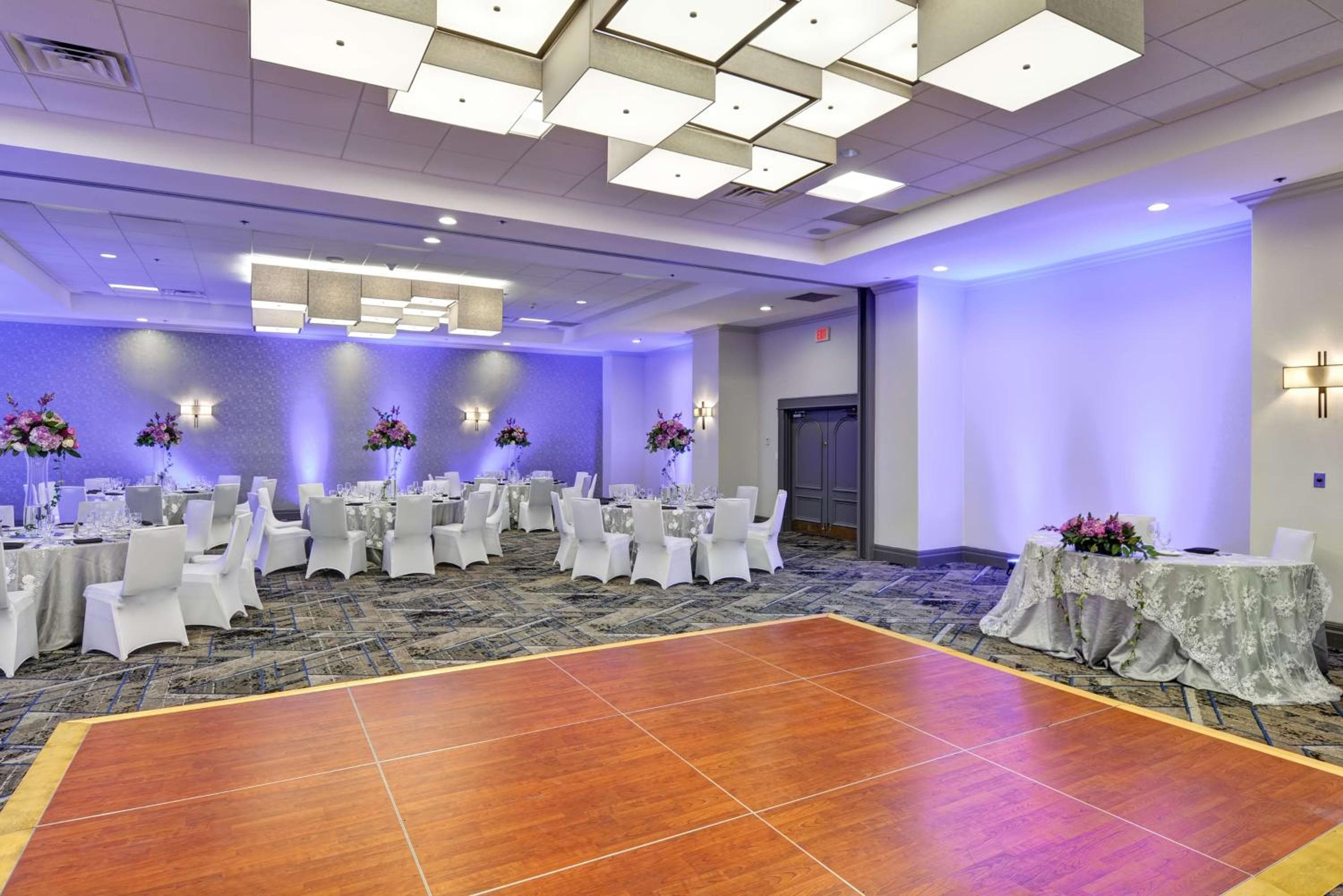 Embassy Suites by Hilton Miami International Airport — 17