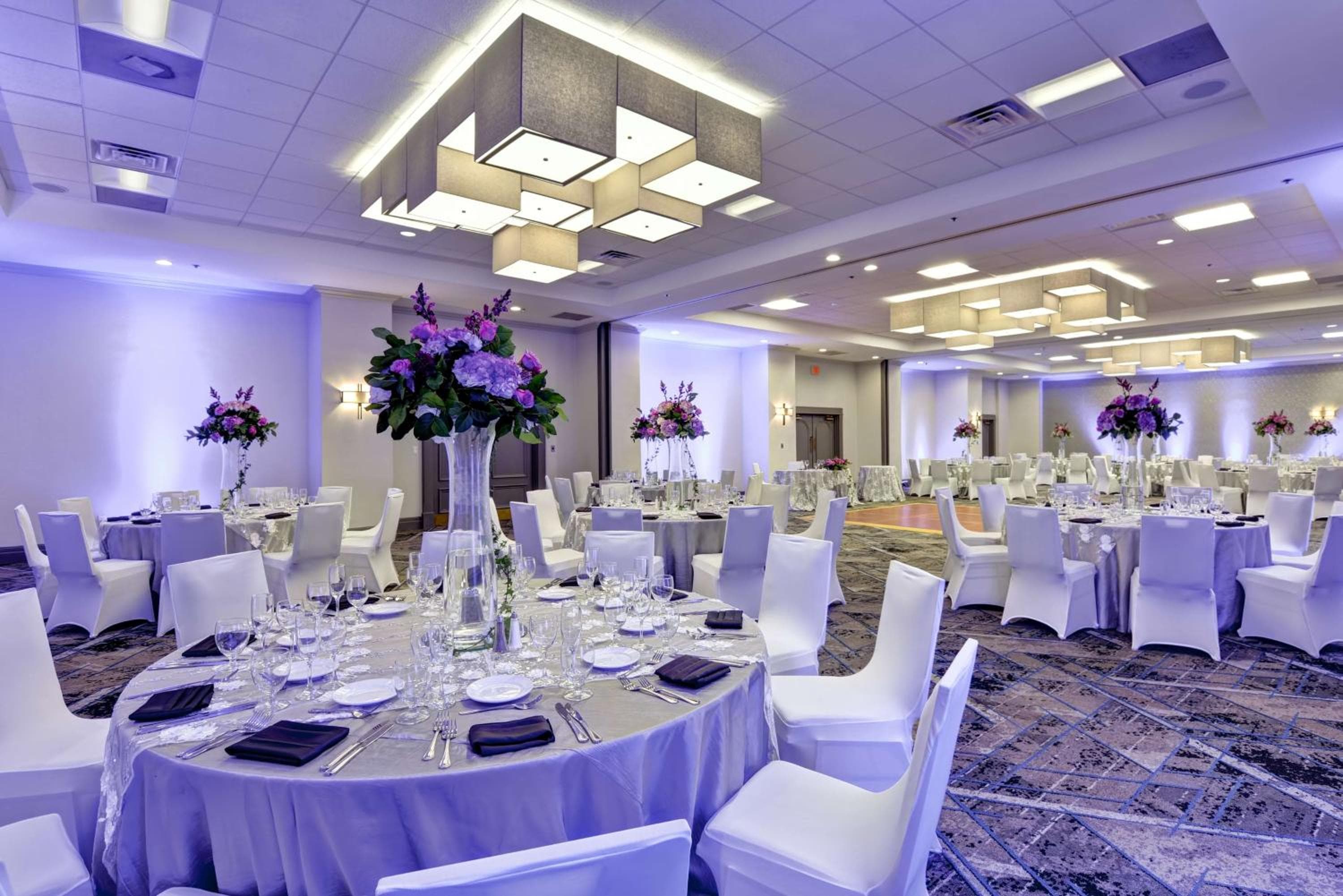 Embassy Suites by Hilton Miami International Airport — 25