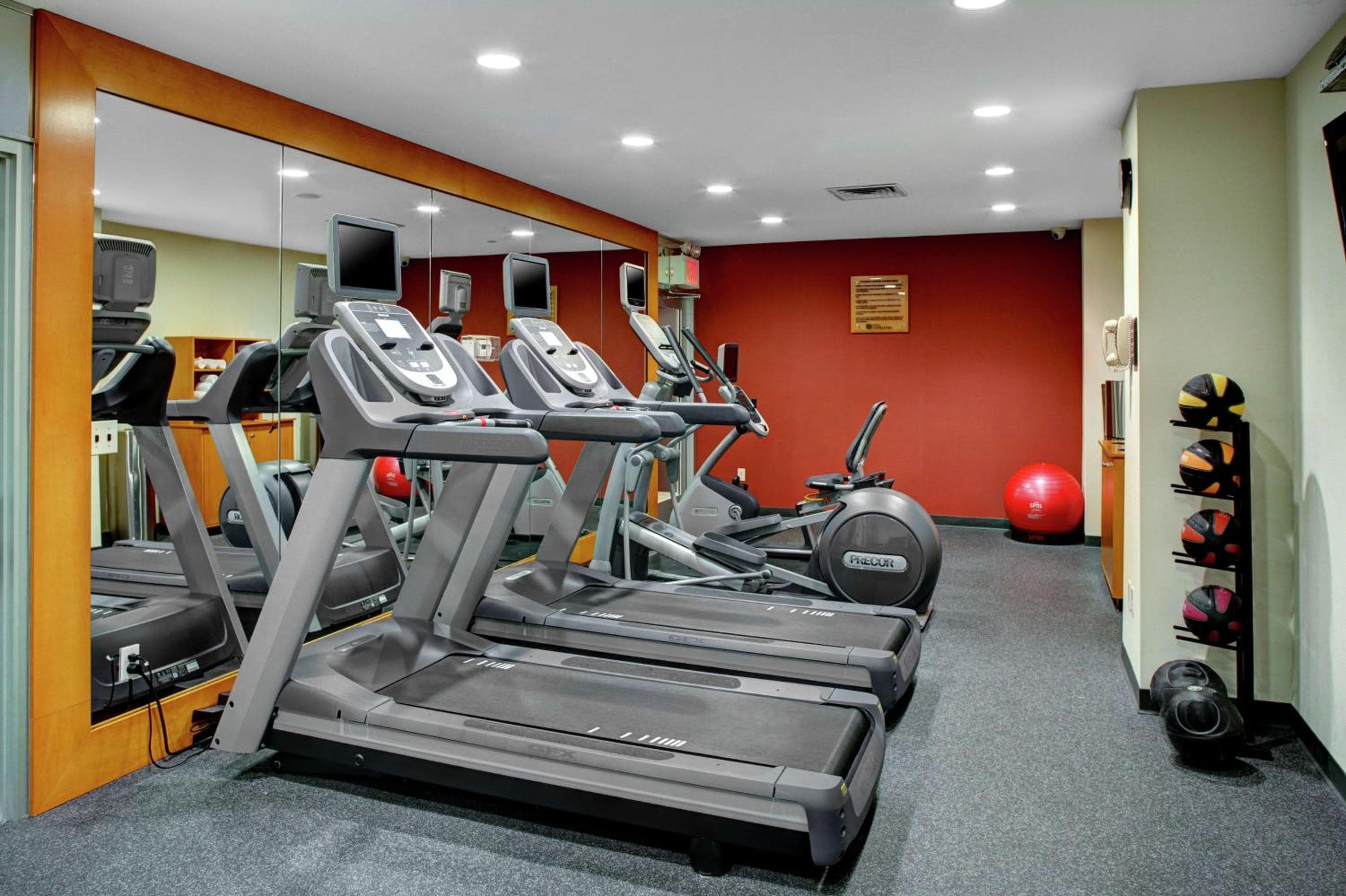 Hilton Garden Inn New York/Manhattan-Chelsea — 12
