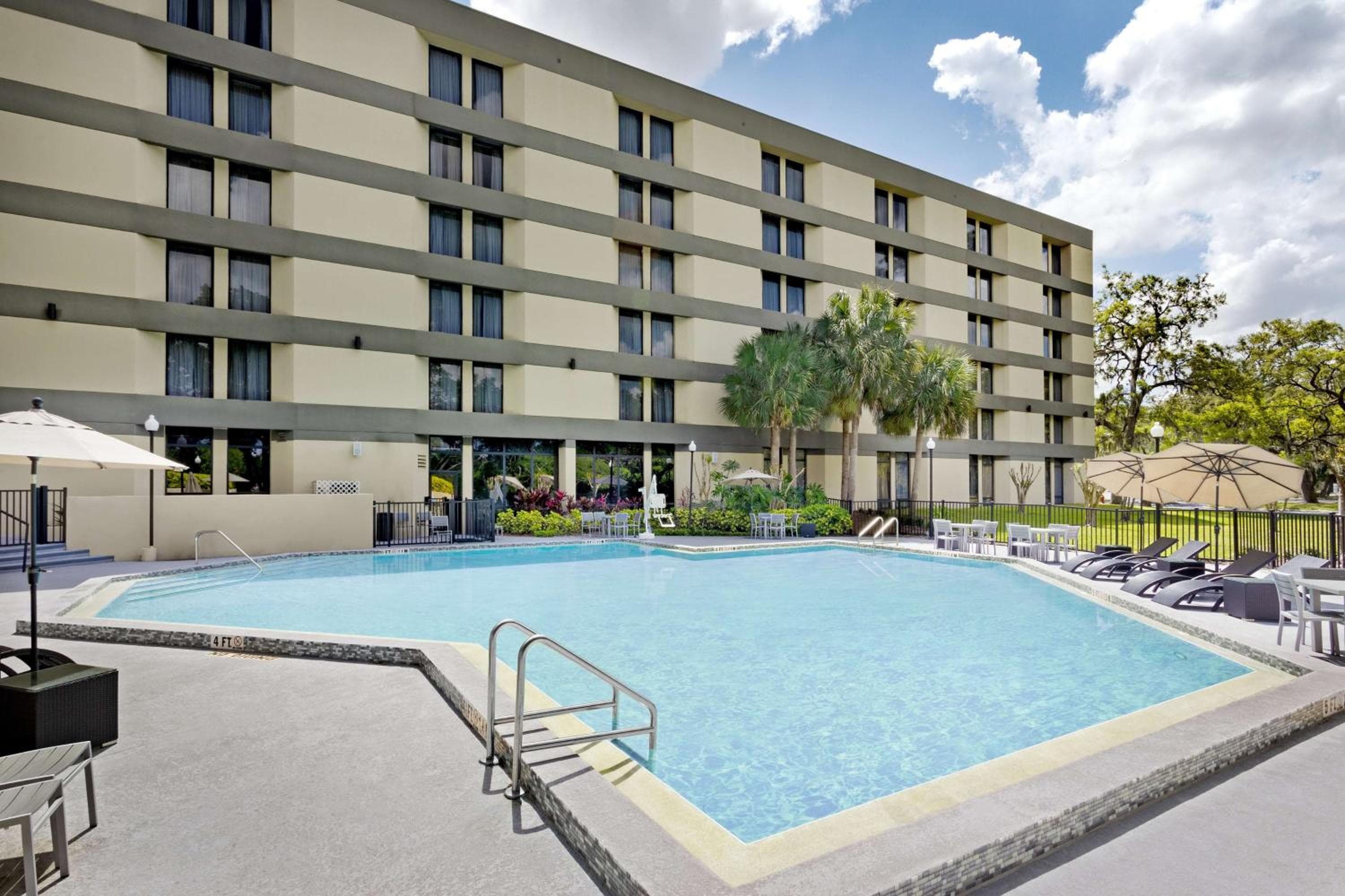 DoubleTree by Hilton Orlando East - UCF Area — 7