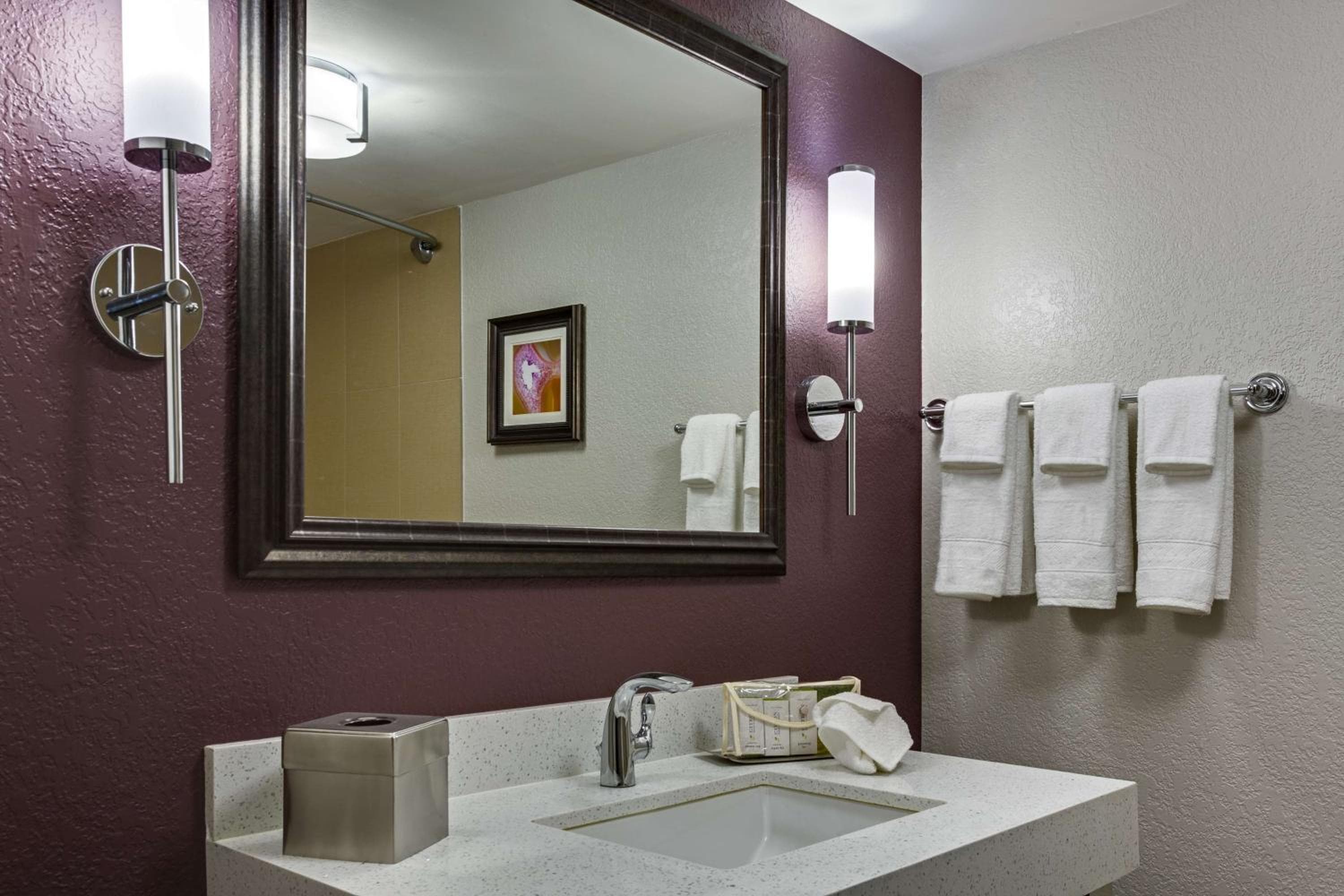 DoubleTree by Hilton Orlando East - UCF Area — 22