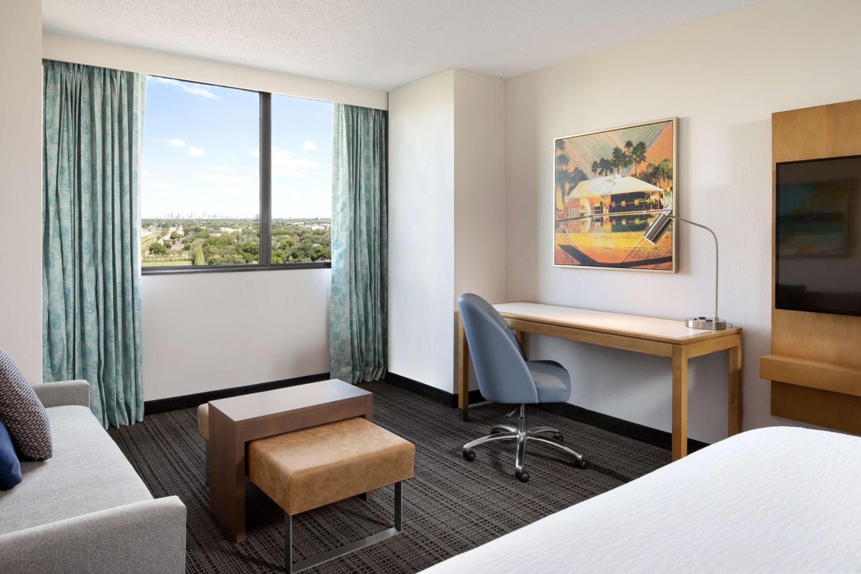 Embassy Suites by Hilton Tampa Airport Westshore — 6