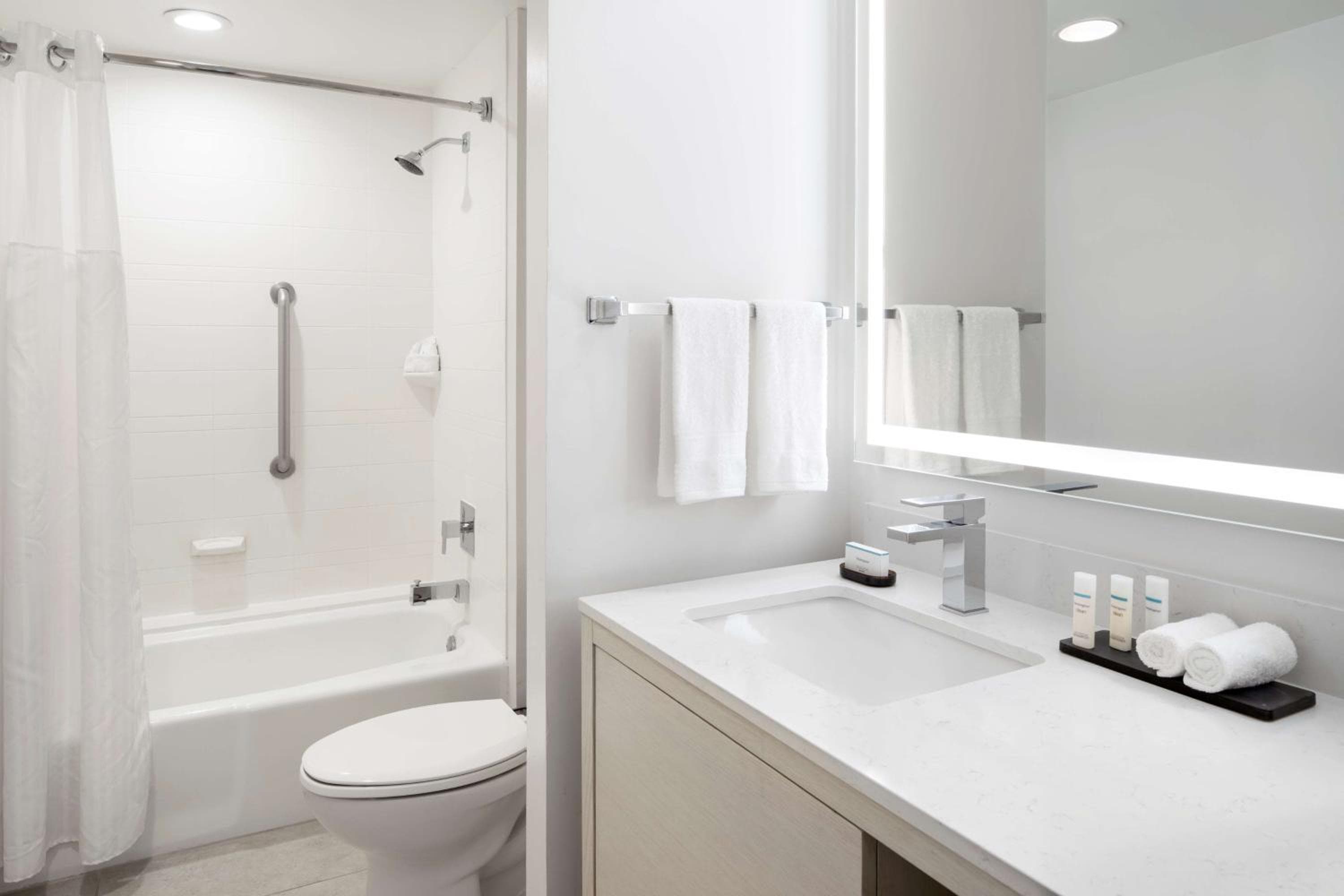 Embassy Suites by Hilton Tampa Airport Westshore — 24