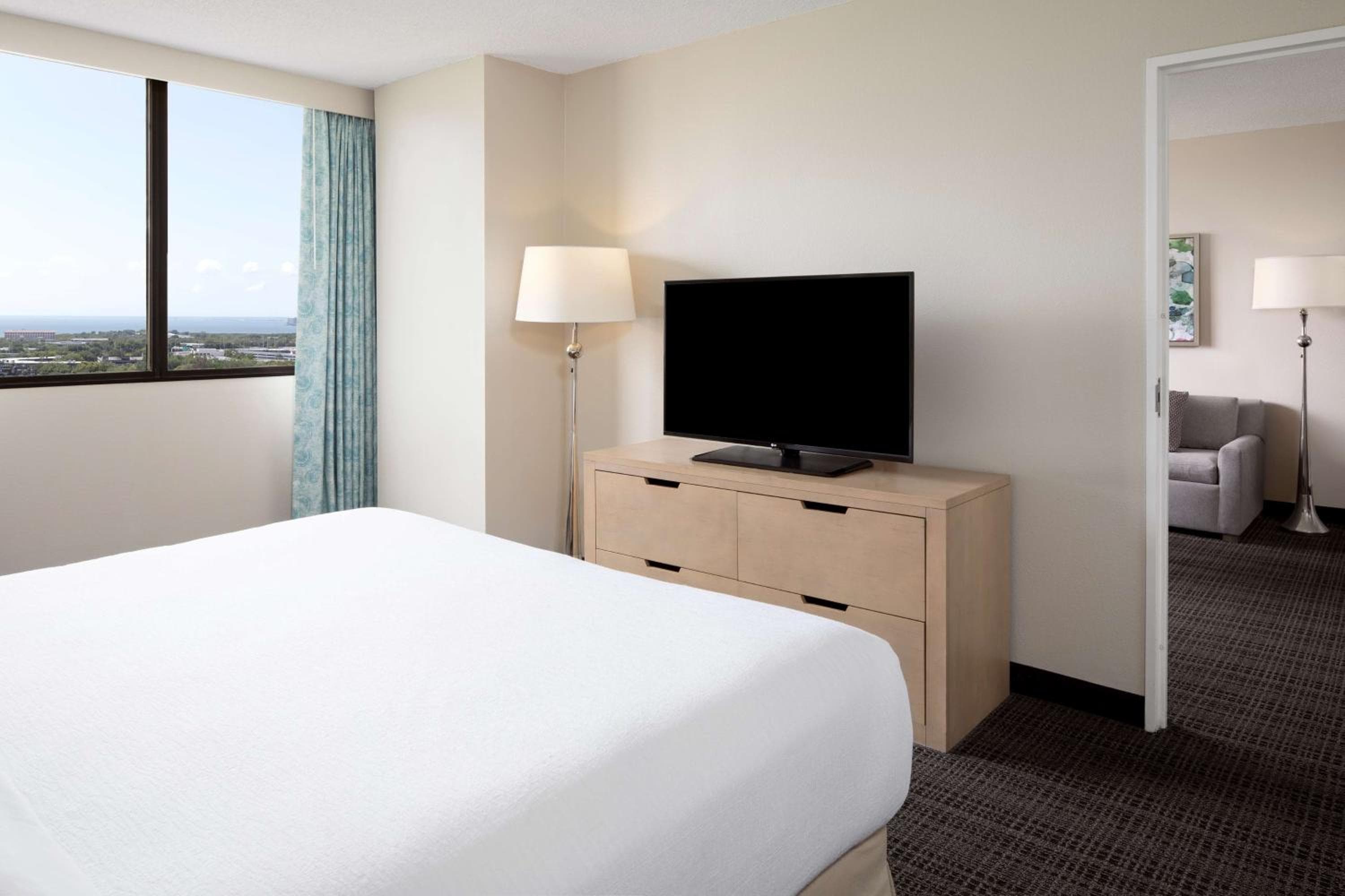 Embassy Suites by Hilton Tampa Airport Westshore — 4