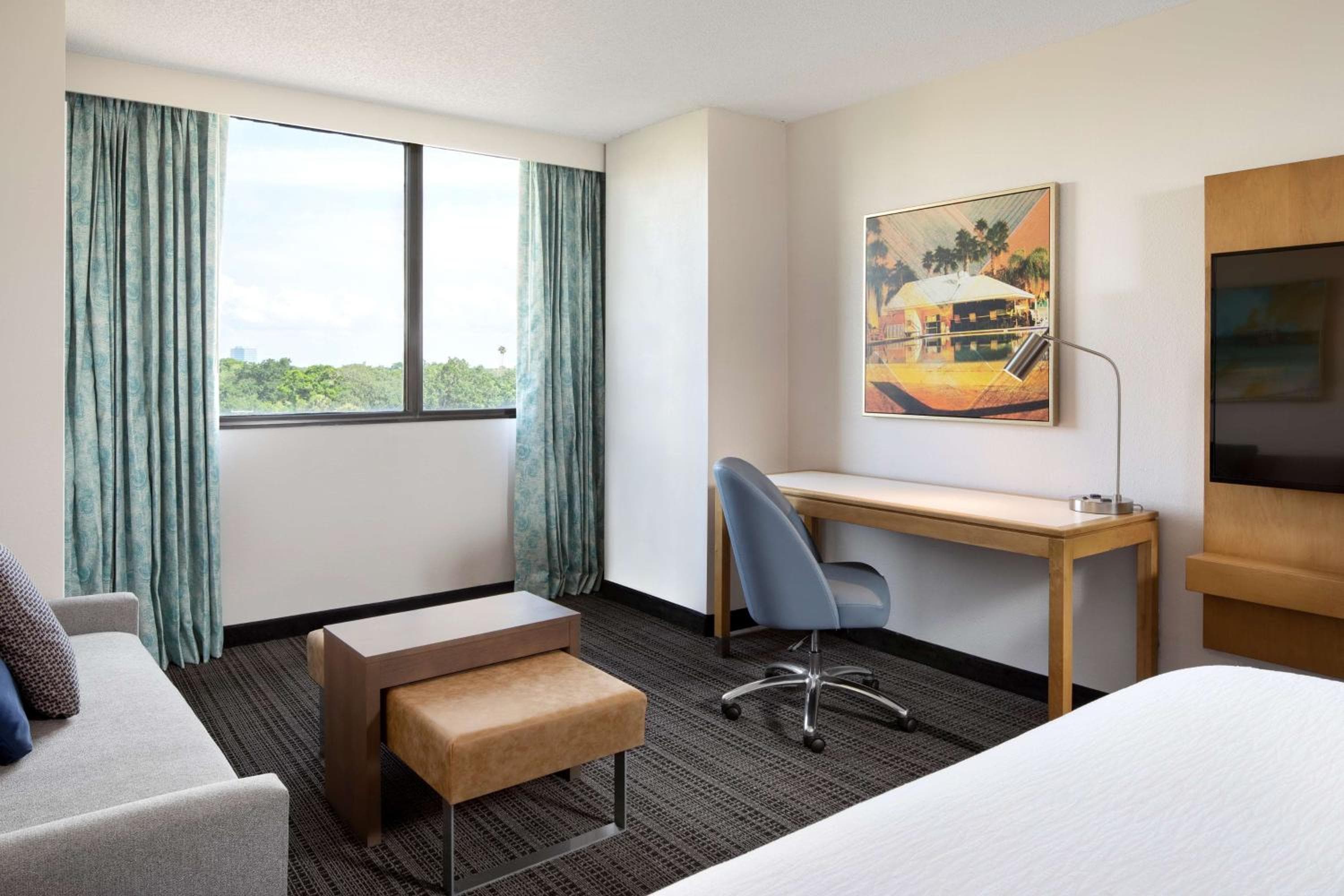 Embassy Suites by Hilton Tampa Airport Westshore — 25