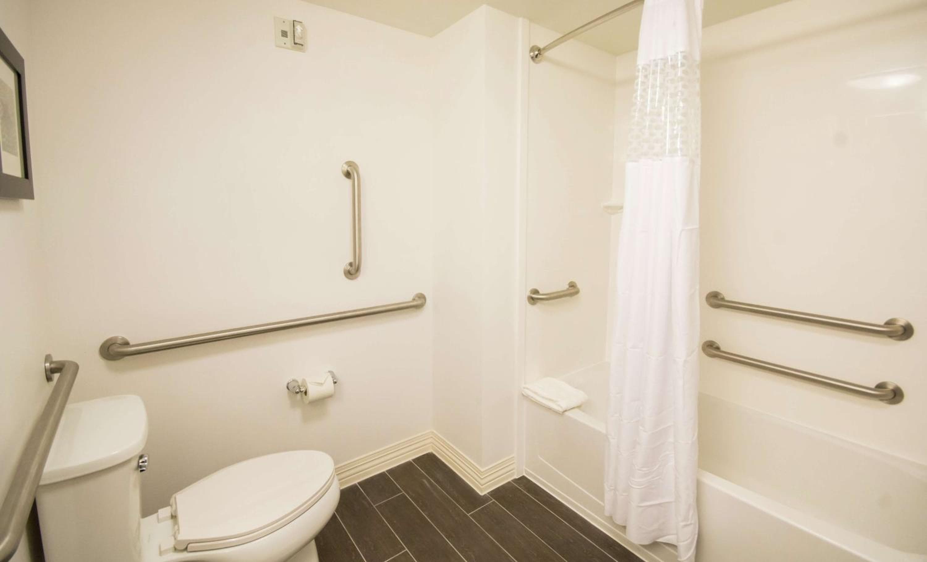 Hampton Inn & Suites Orlando near SeaWorld — 24