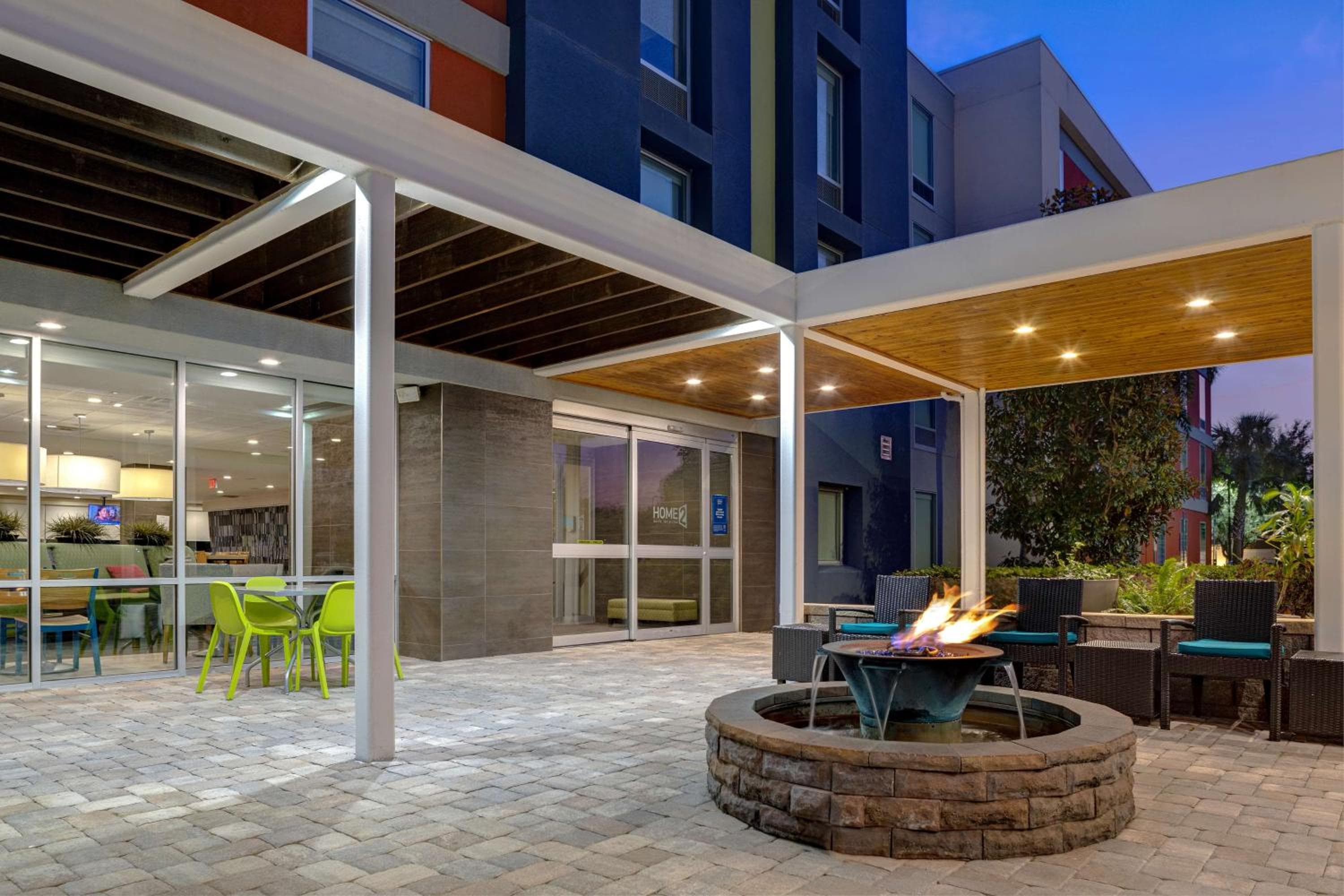 Home2 Suites by Hilton Orlando International Drive Sur — 4
