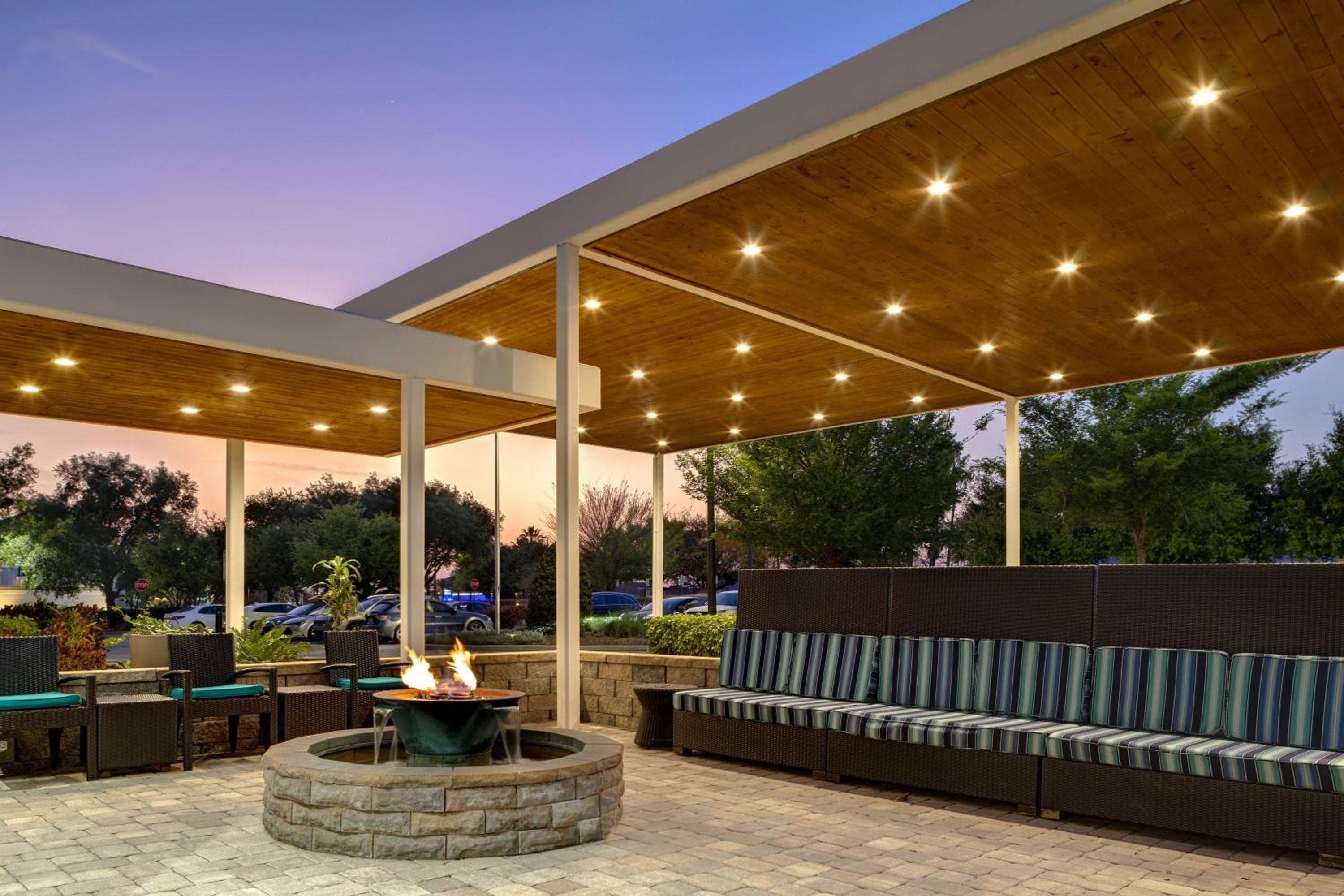 Home2 Suites by Hilton Orlando International Drive Sur — 5