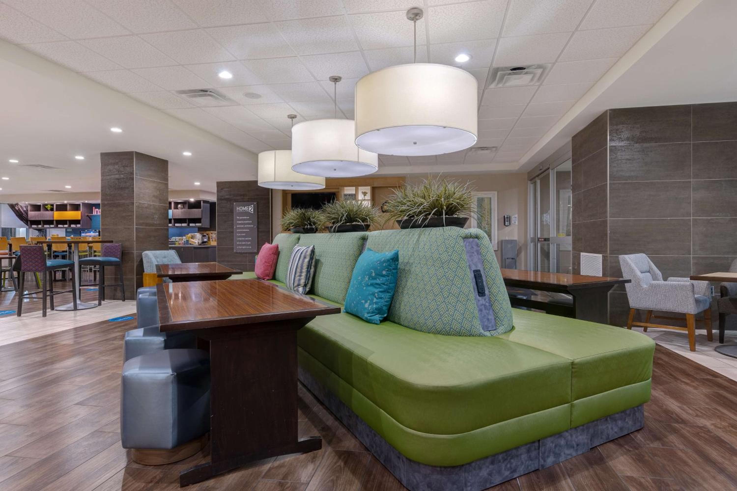 Home2 Suites by Hilton Orlando International Drive Sur — 10