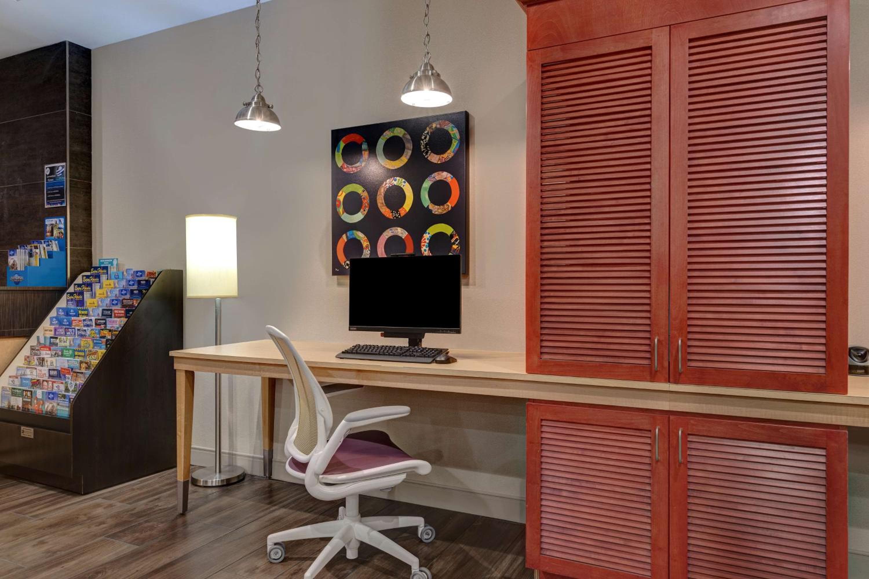 Home2 Suites by Hilton Orlando International Drive Sur — 11