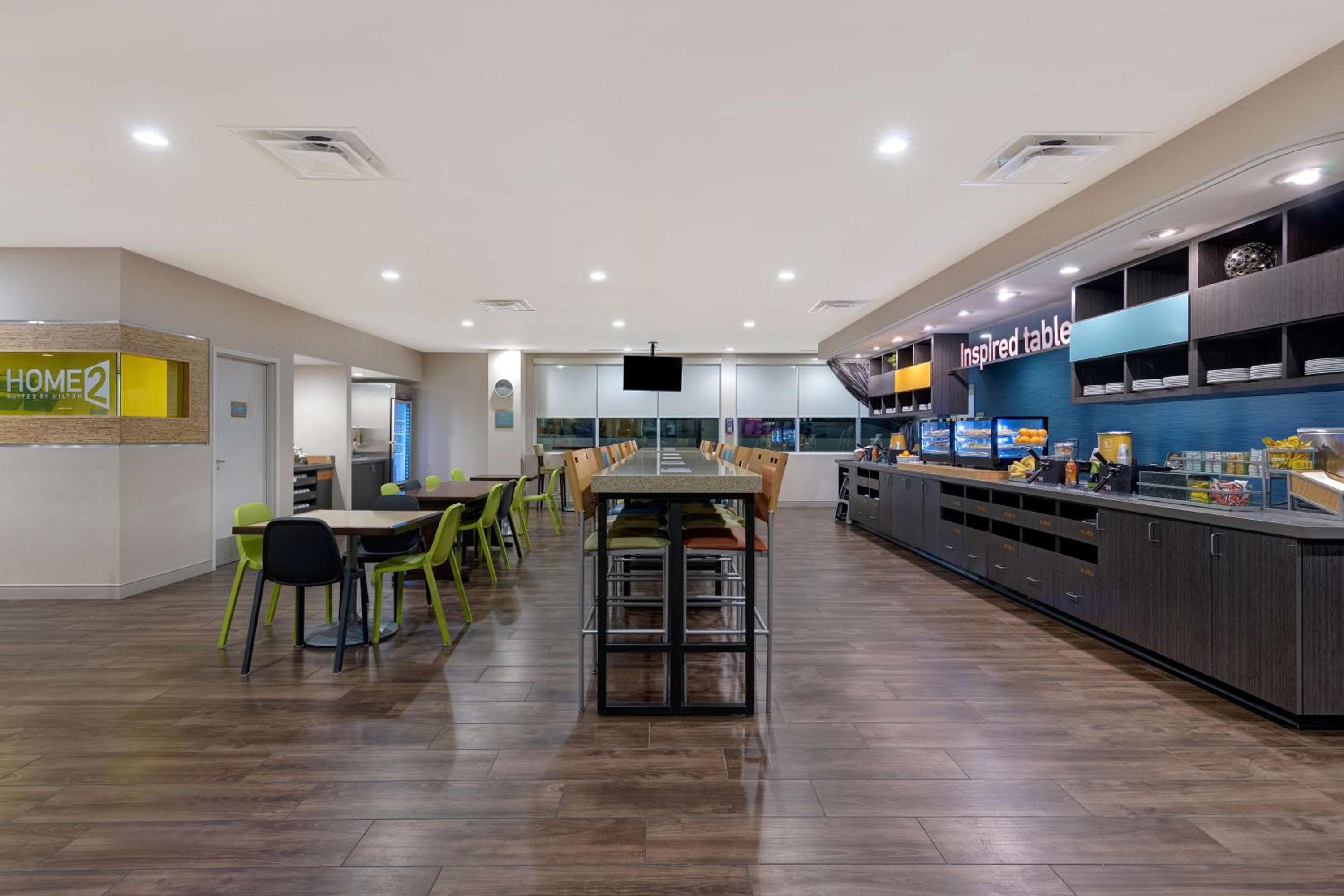 Home2 Suites by Hilton Orlando International Drive Sur — 16
