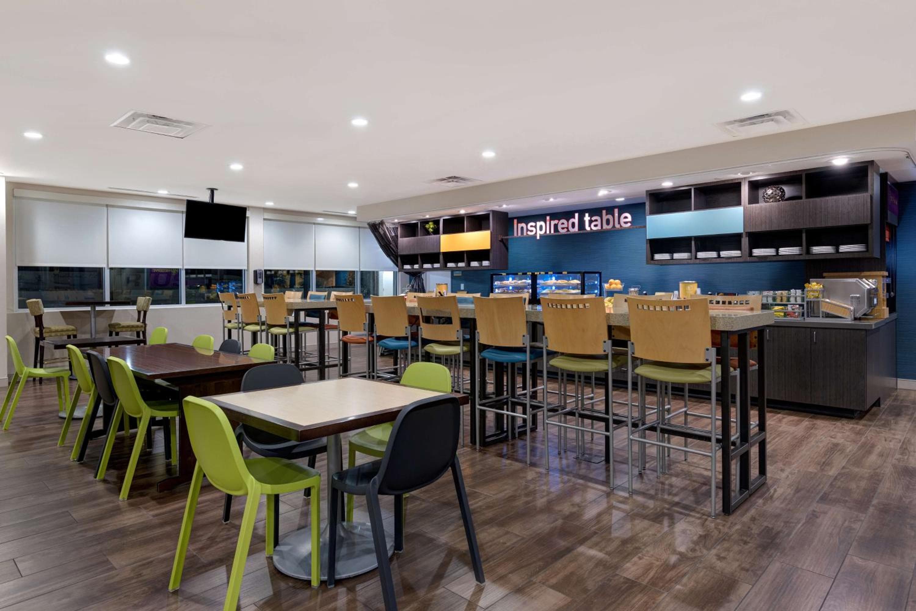 Home2 Suites by Hilton Orlando International Drive Sur — 17