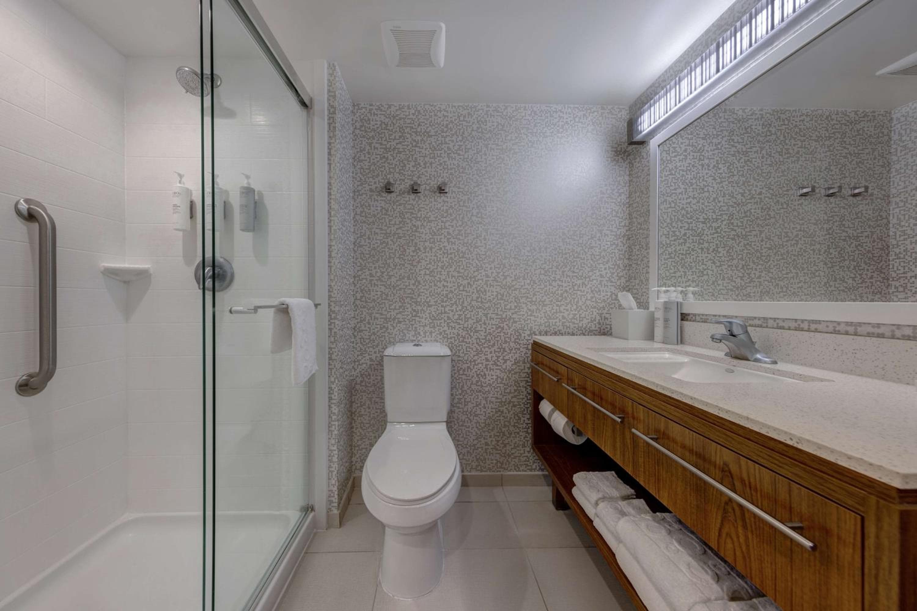 Home2 Suites by Hilton Orlando International Drive South - Free Shuttle to Theme Parks — 13