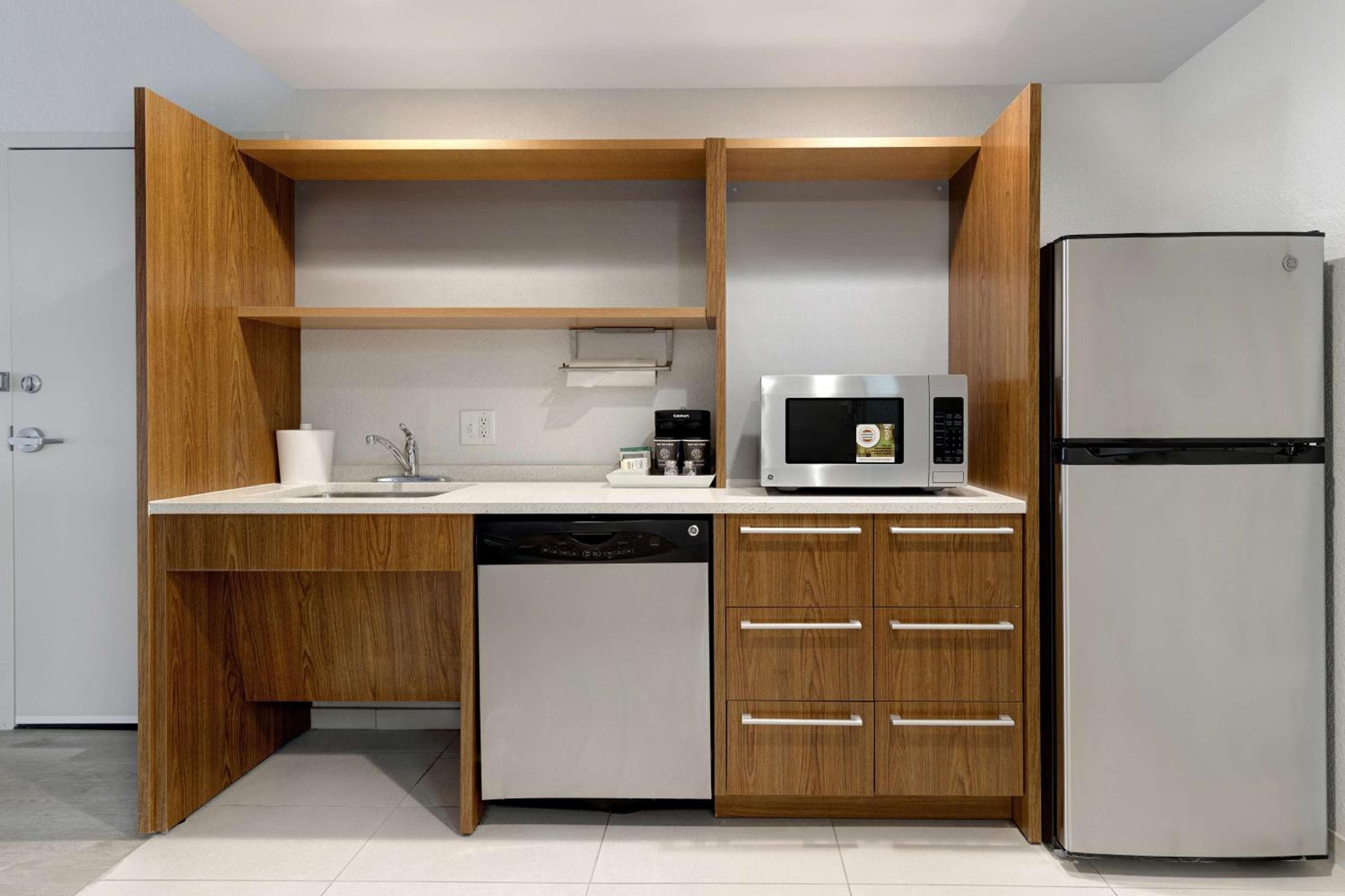 Home2 Suites by Hilton Orlando International Drive South - Free Shuttle to Theme Parks — 14