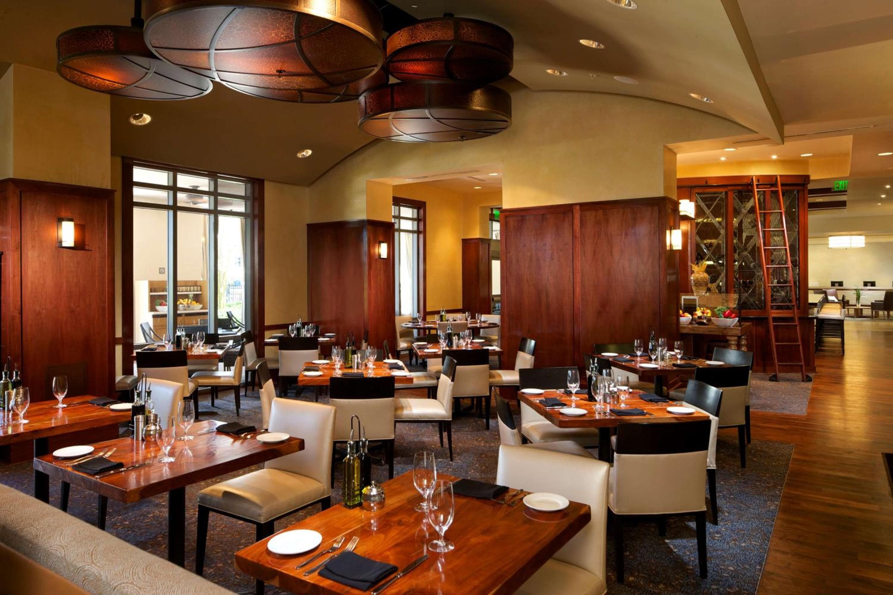 Hilton Grand Vacations Club Las Palmeras Orlando — 14