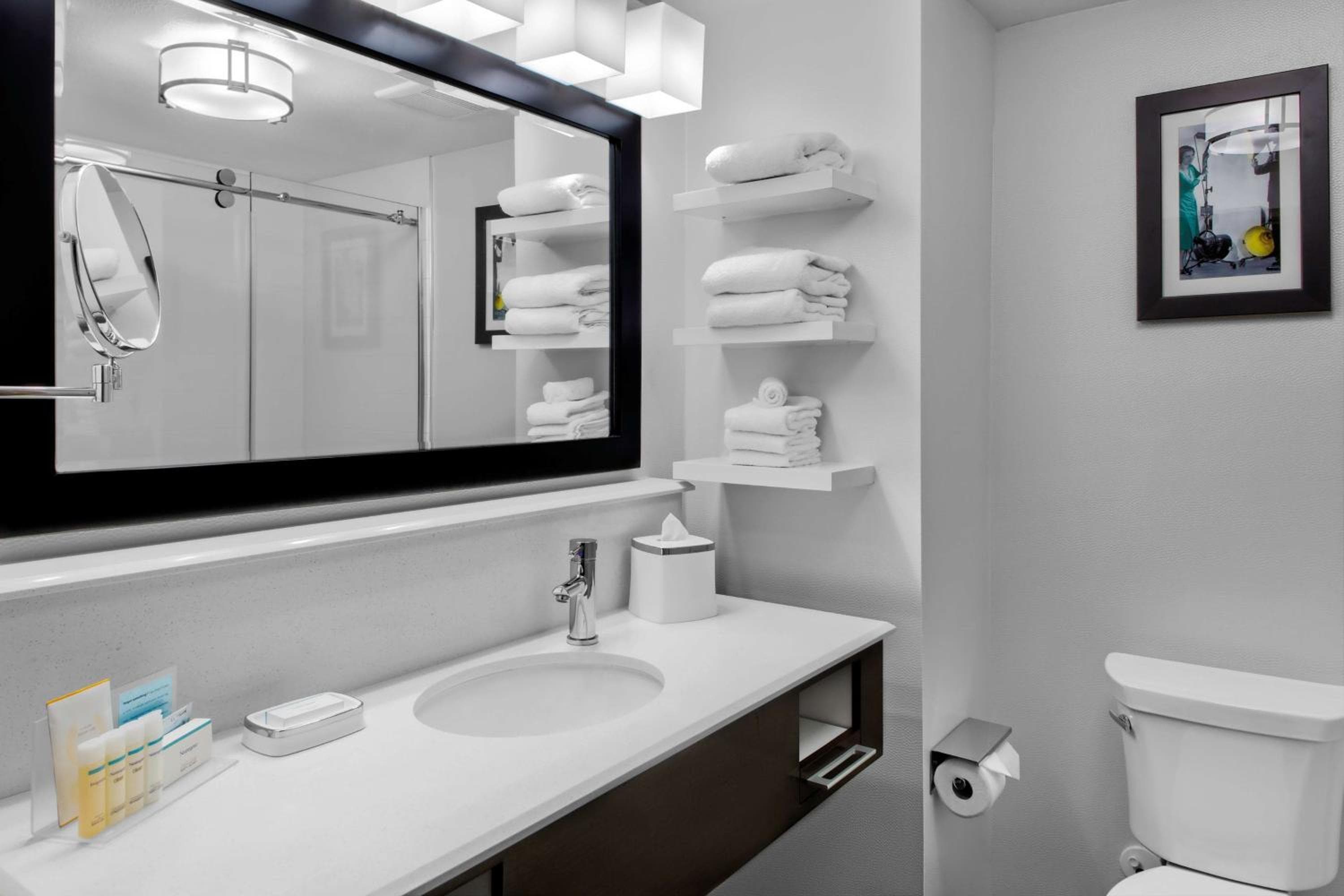 Hampton Inn & Suites Los Angeles/Hollywood, CA — 19