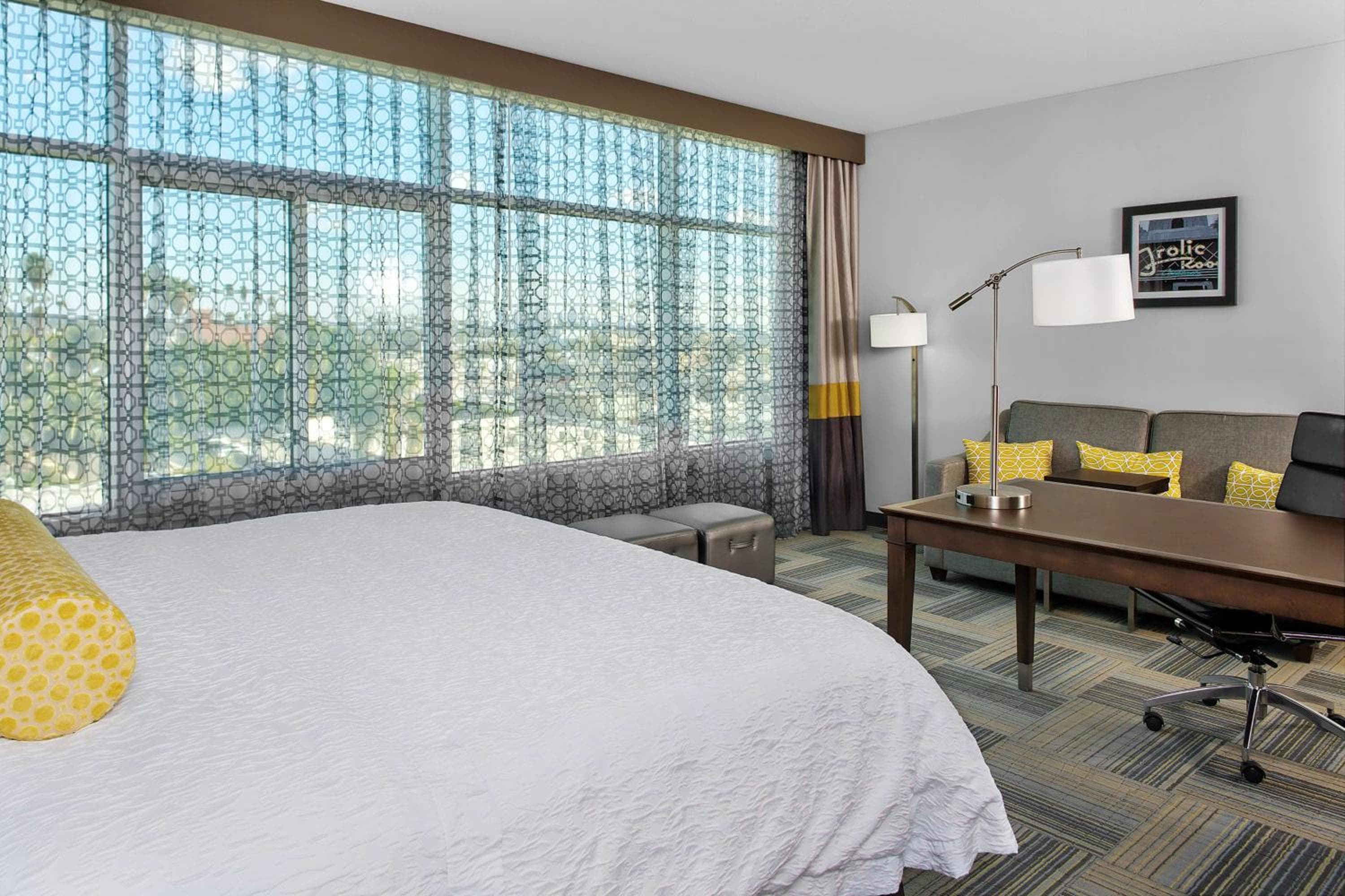Hampton Inn & Suites Los Angeles/Hollywood, CA — 21