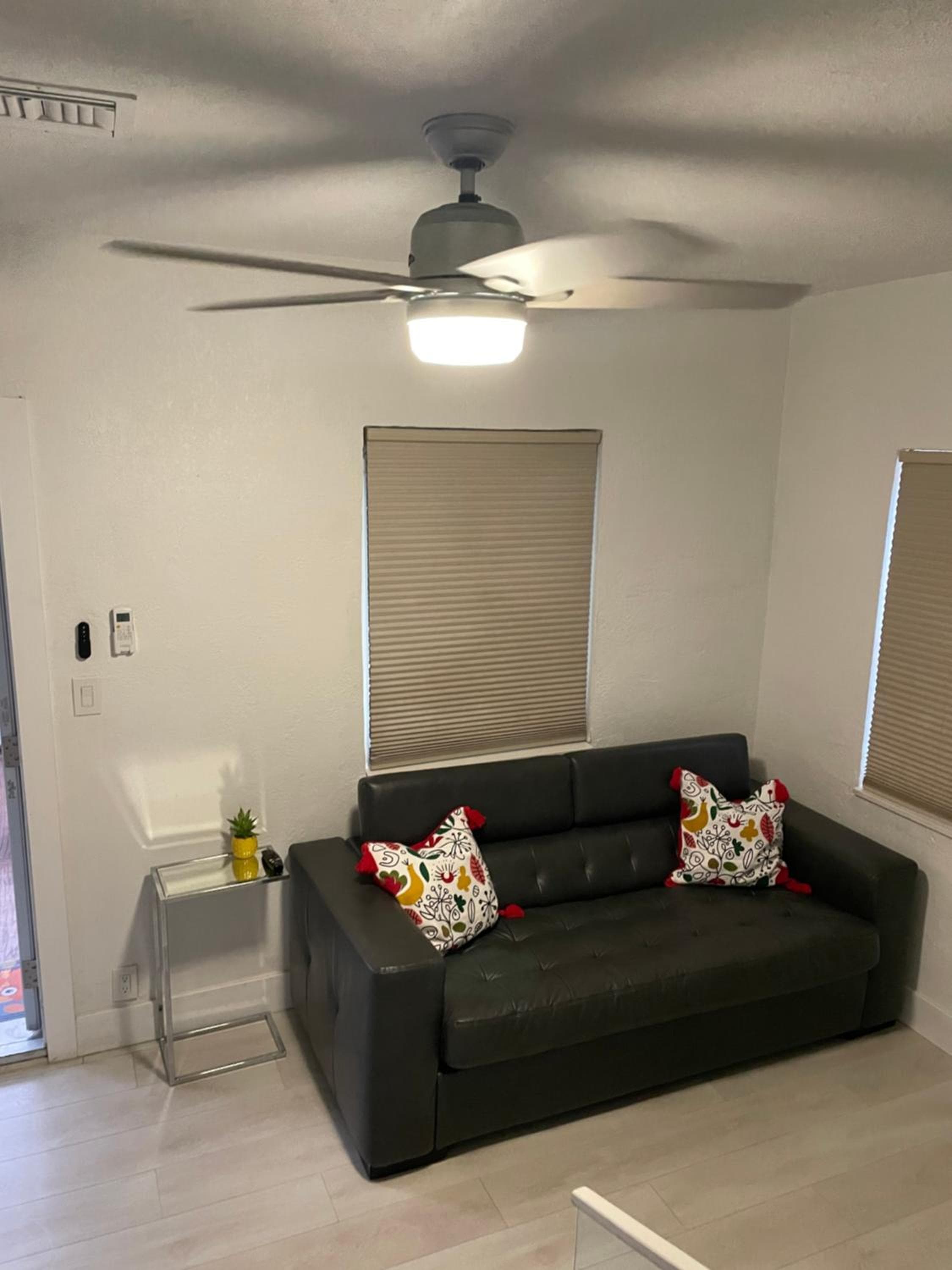 Cómodo apartamento moderno-ubicación céntrica. — 26