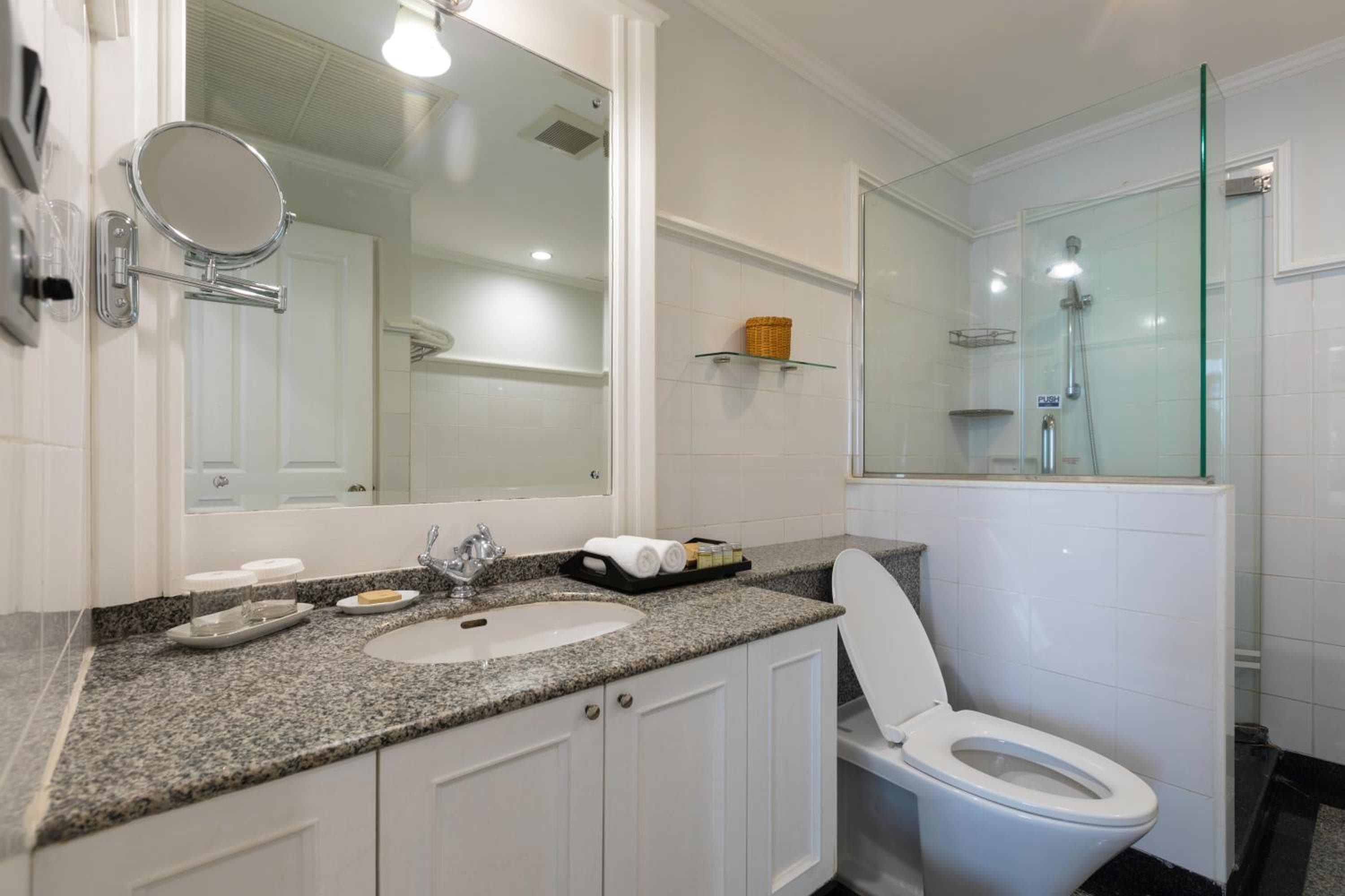 Cape House Langsuan Hotel — 17