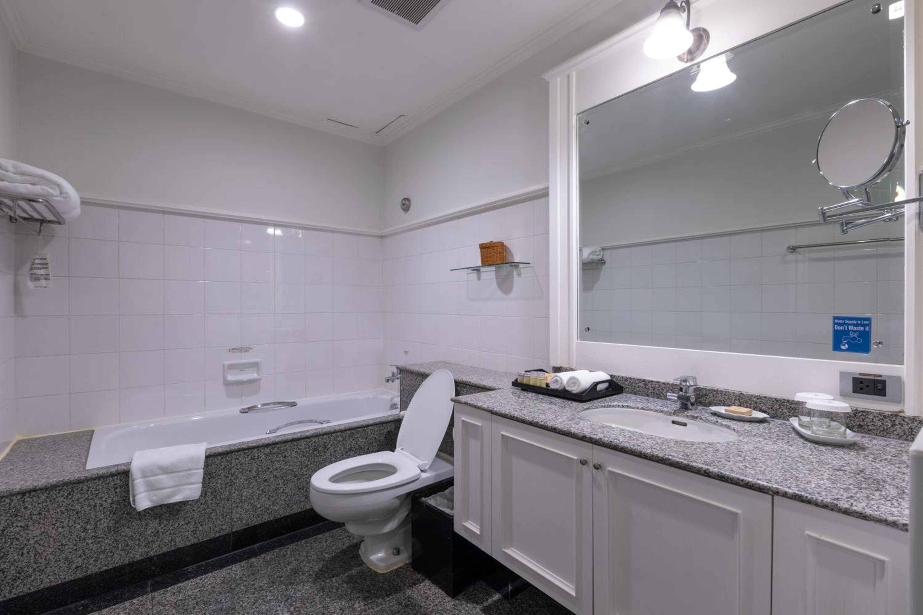 Cape House Hotel, Bangkok — 25