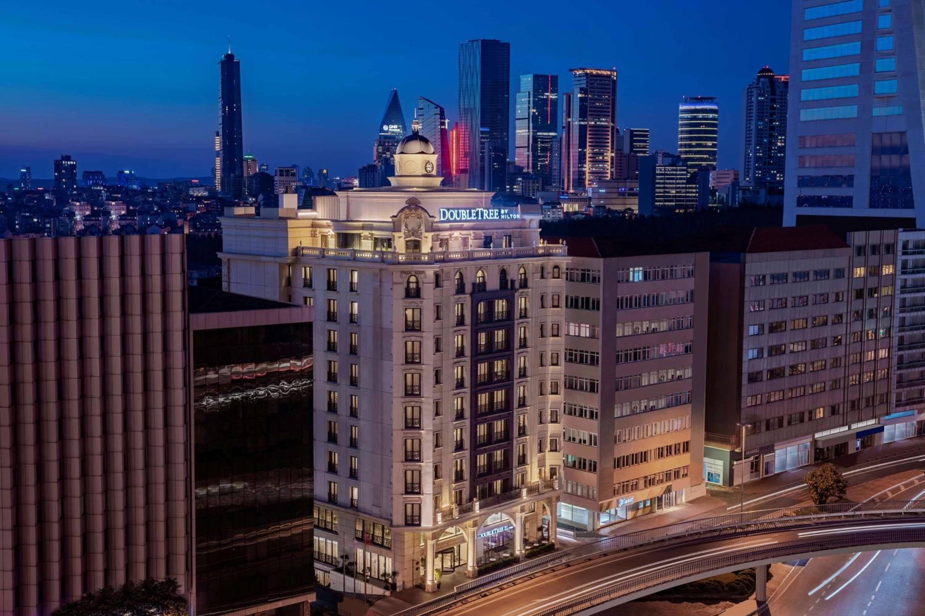 DoubleTree by Hilton Estambul Esentepe — 1