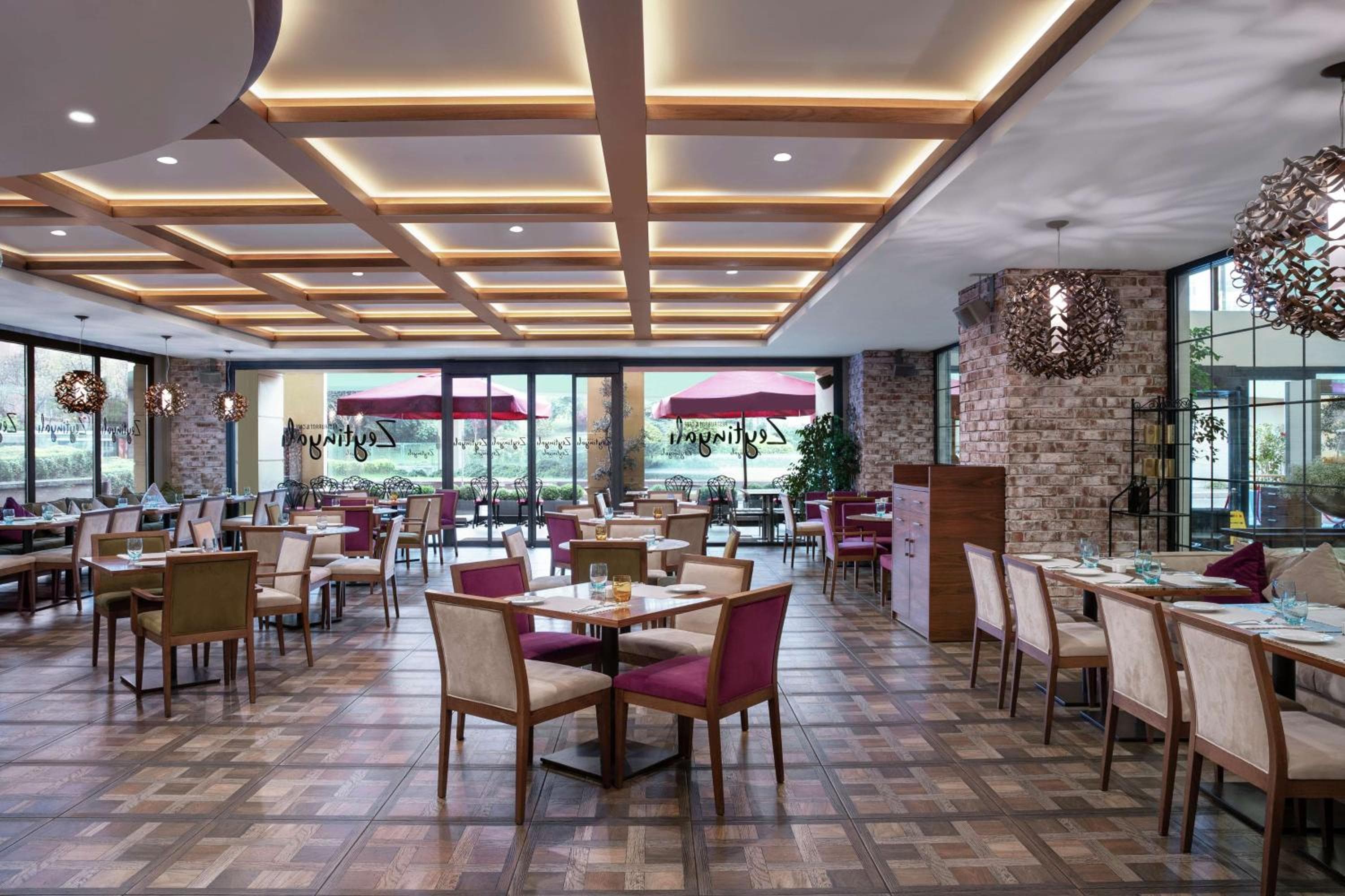 DoubleTree by Hilton Estambul Esentepe — 9