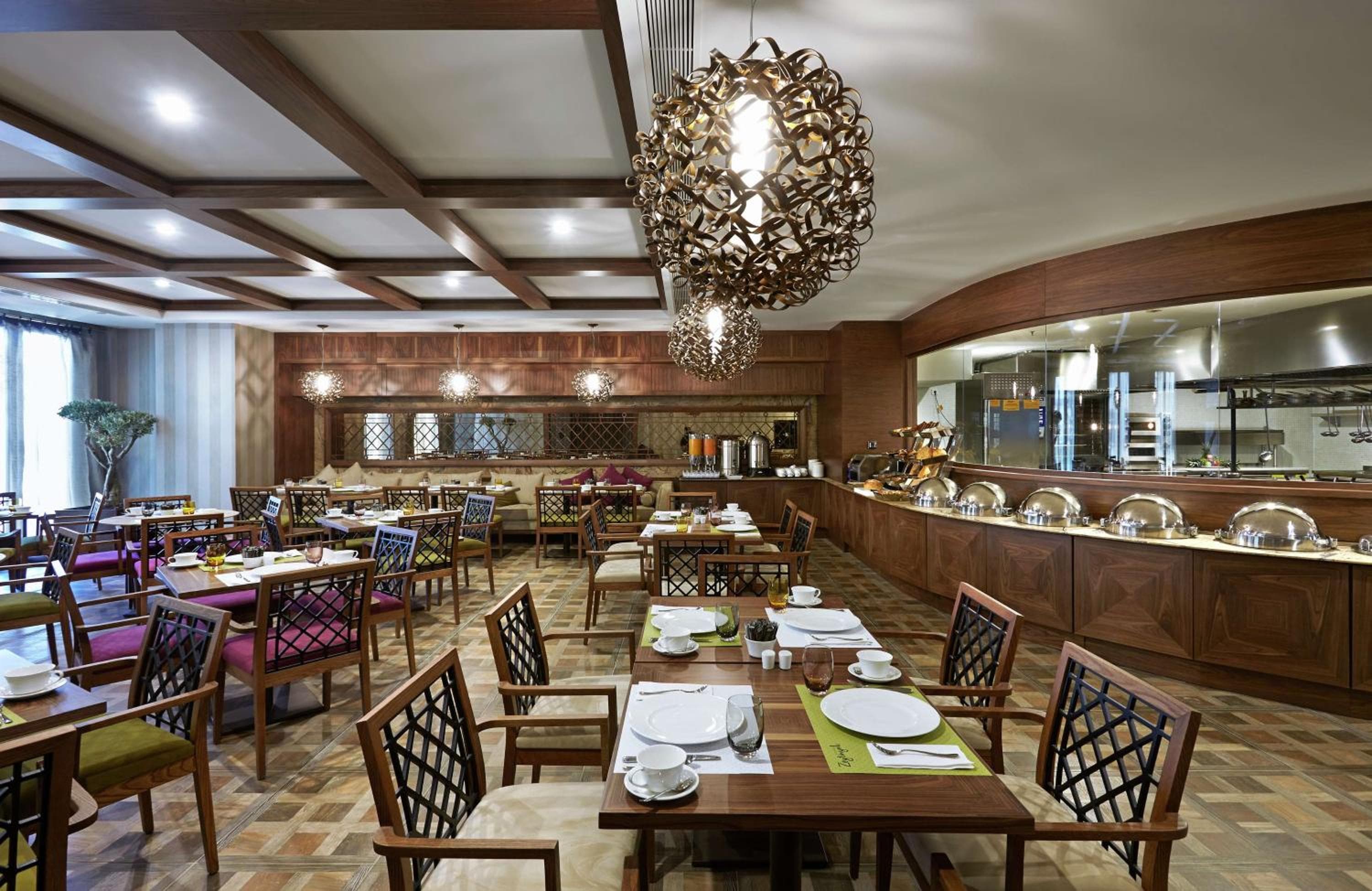 DoubleTree by Hilton Estambul Esentepe — 12