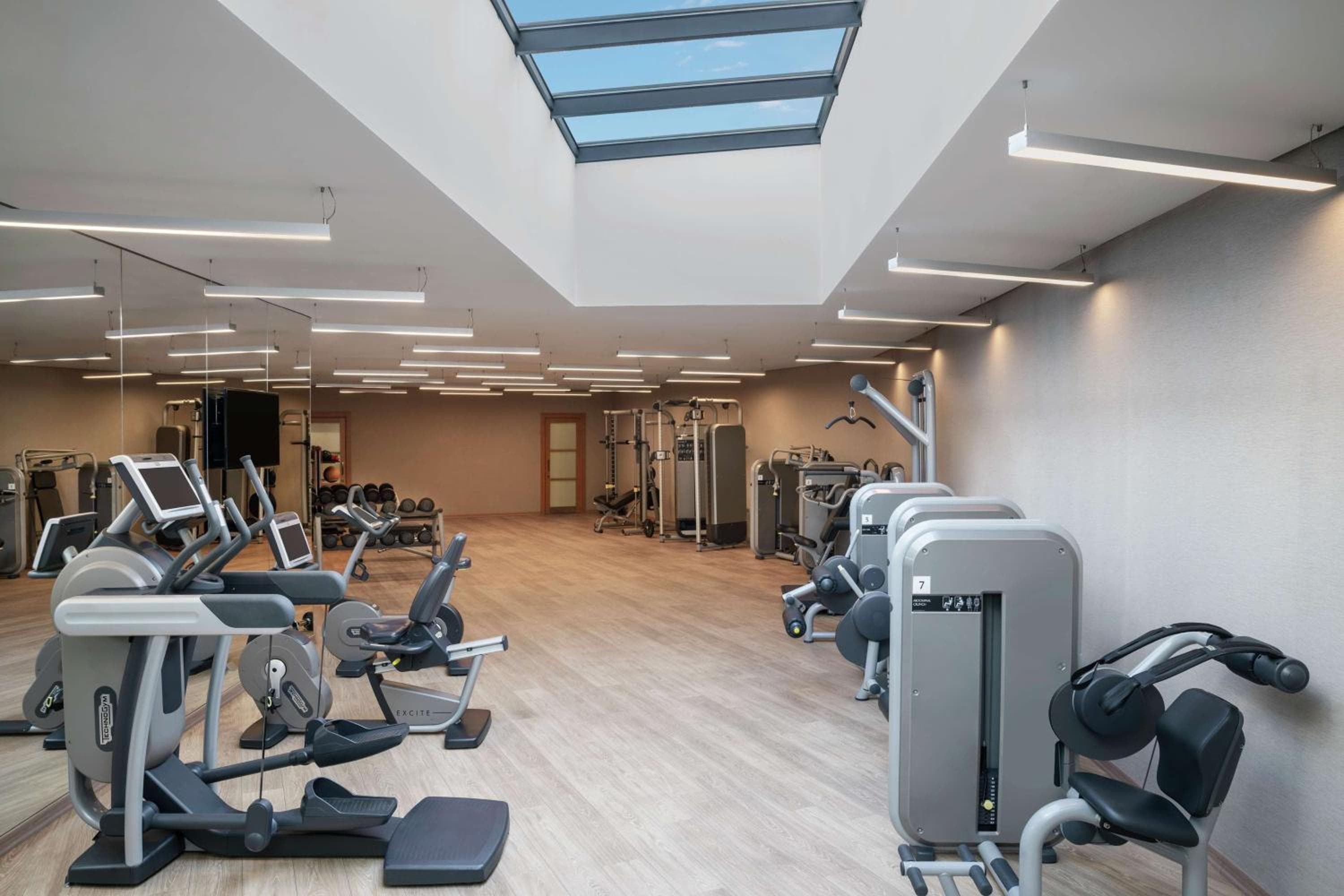DoubleTree by Hilton Estambul Esentepe — 14