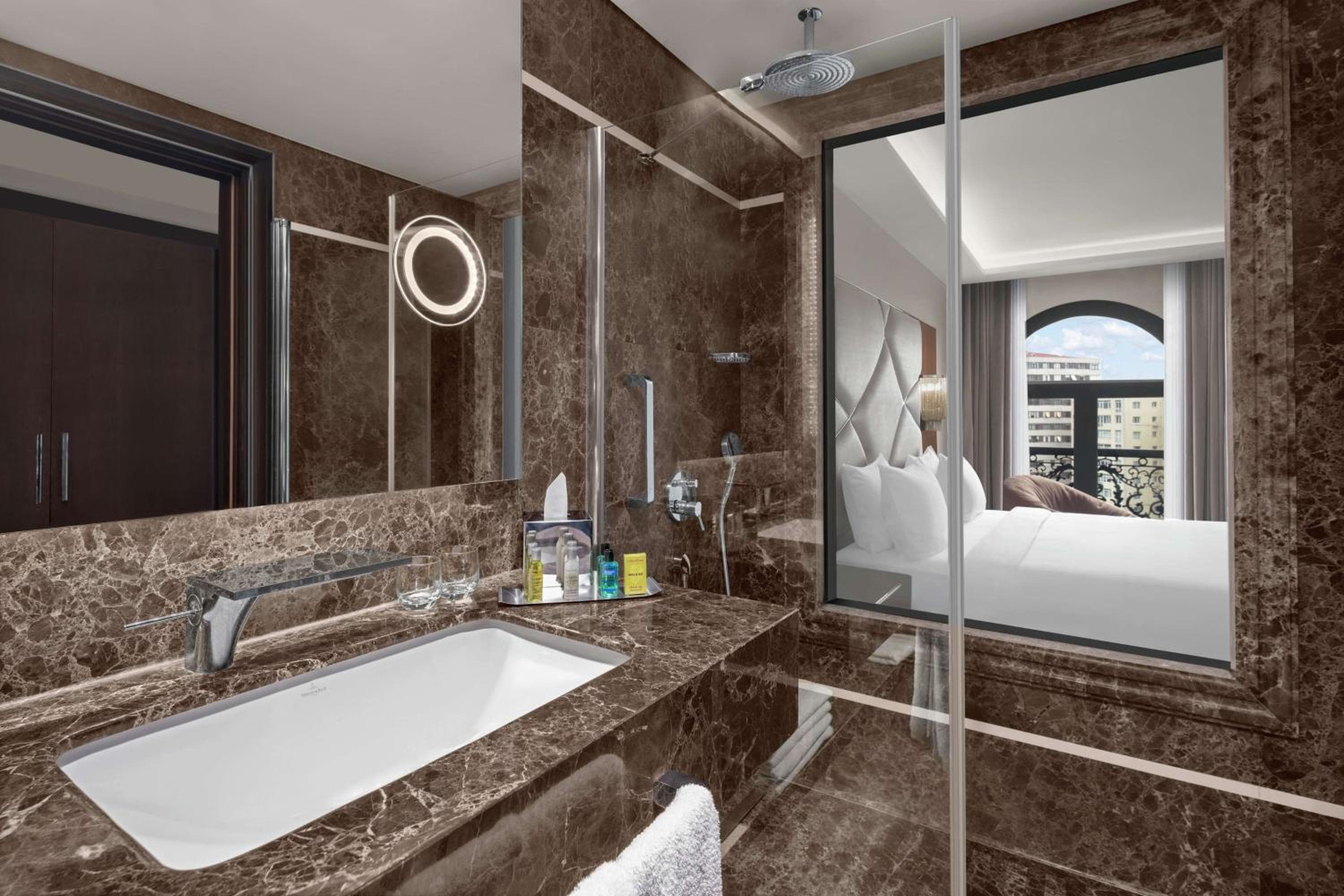 DoubleTree by Hilton Estambul Esentepe — 28