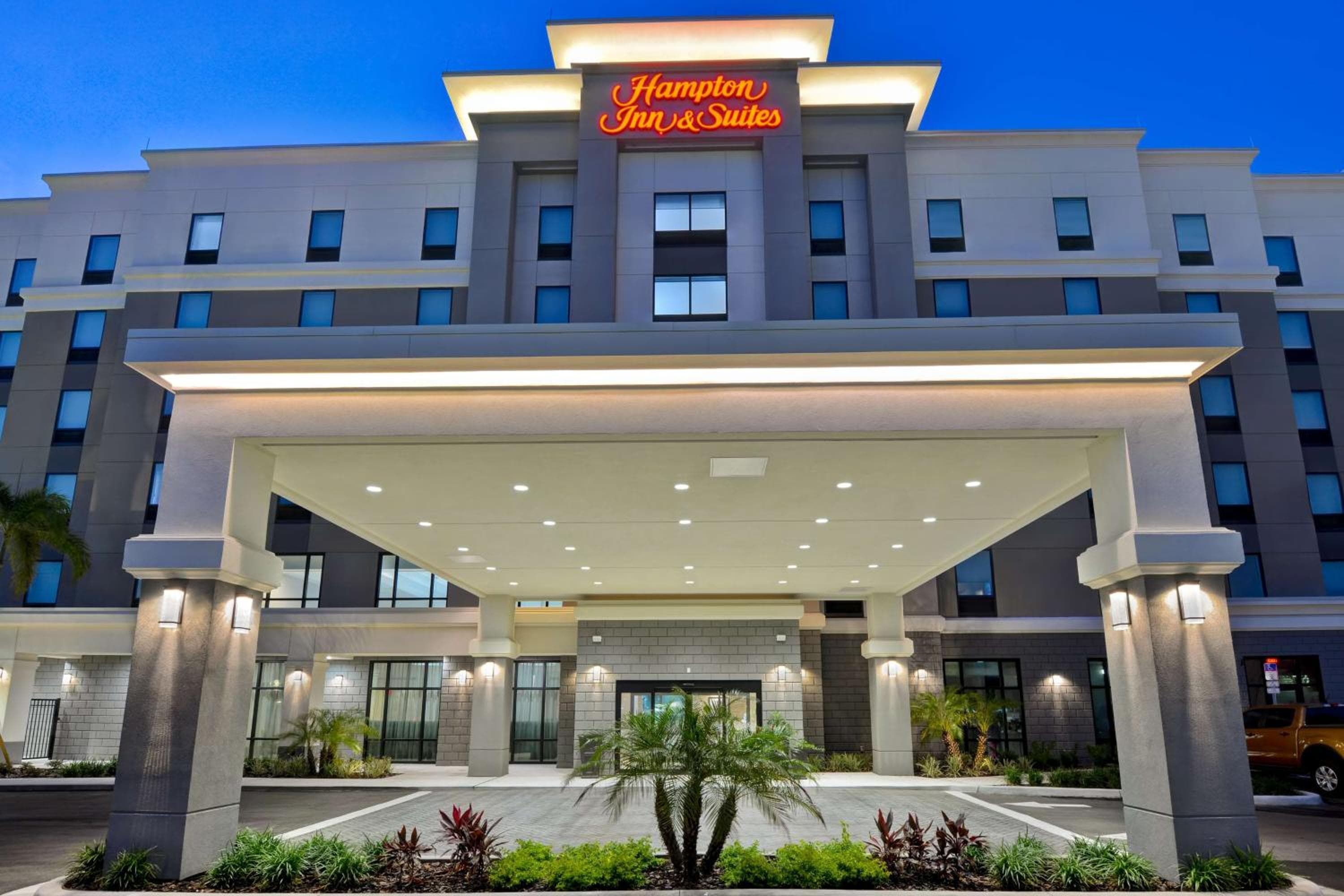 Hampton Inn & Suites Tampa Riverview — 1