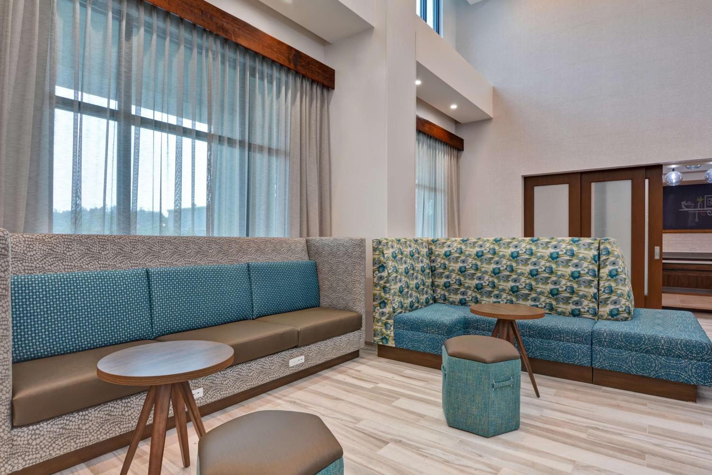 Hampton Inn & Suites Tampa Riverview — 9