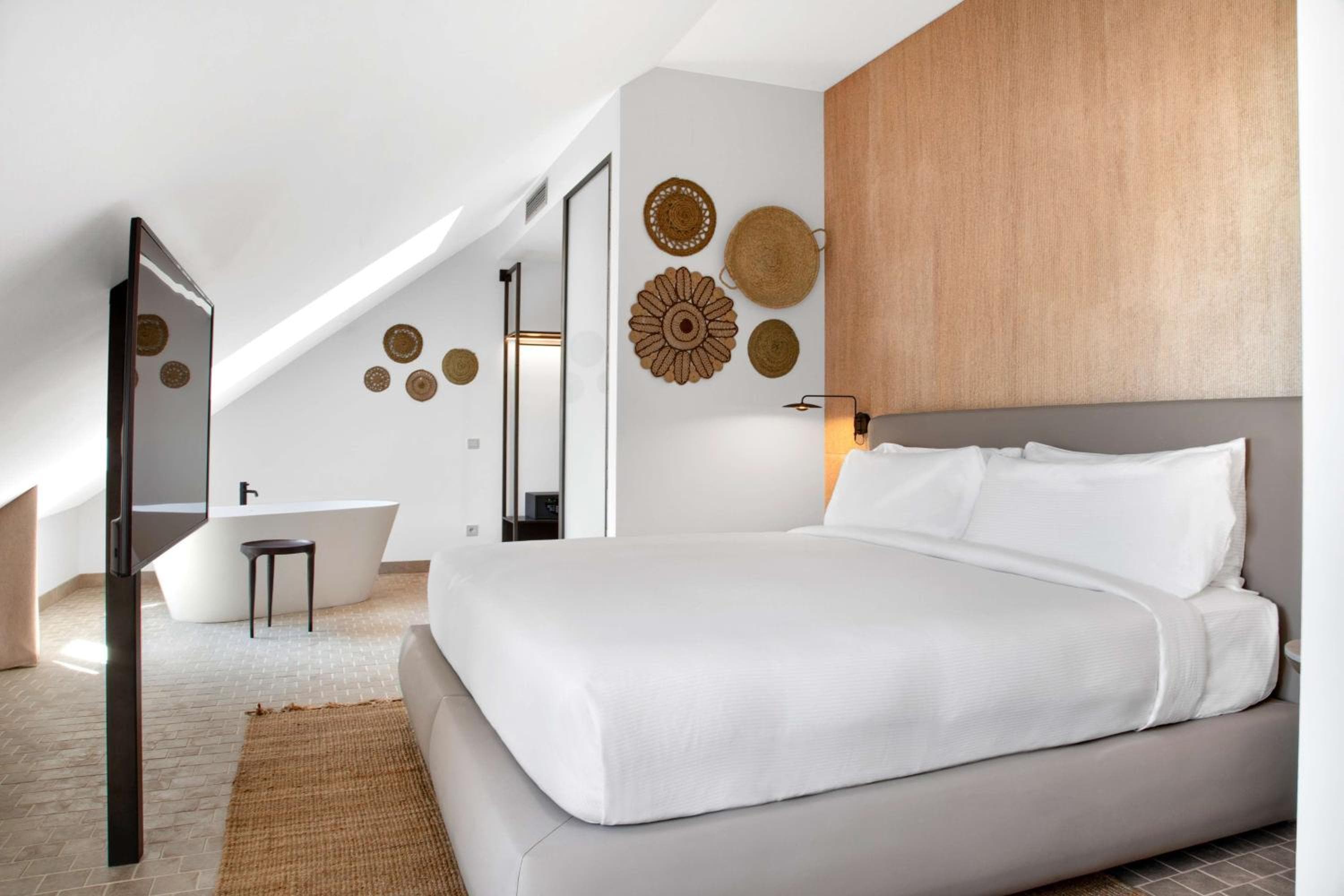 Atocha Hotel Madrid, Tapestry Collection by Hilton — 4