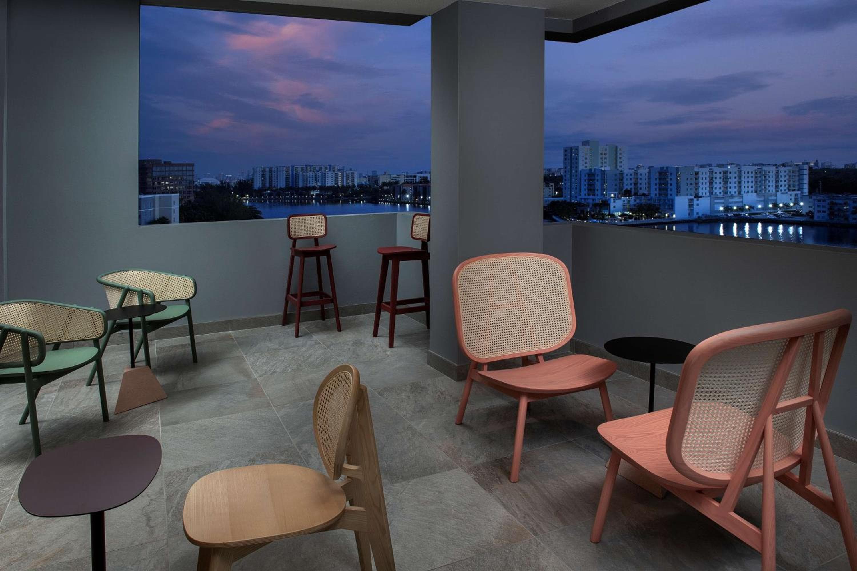 Home2 Suites By Hilton Miami Airport South Blue Lagoon — 4