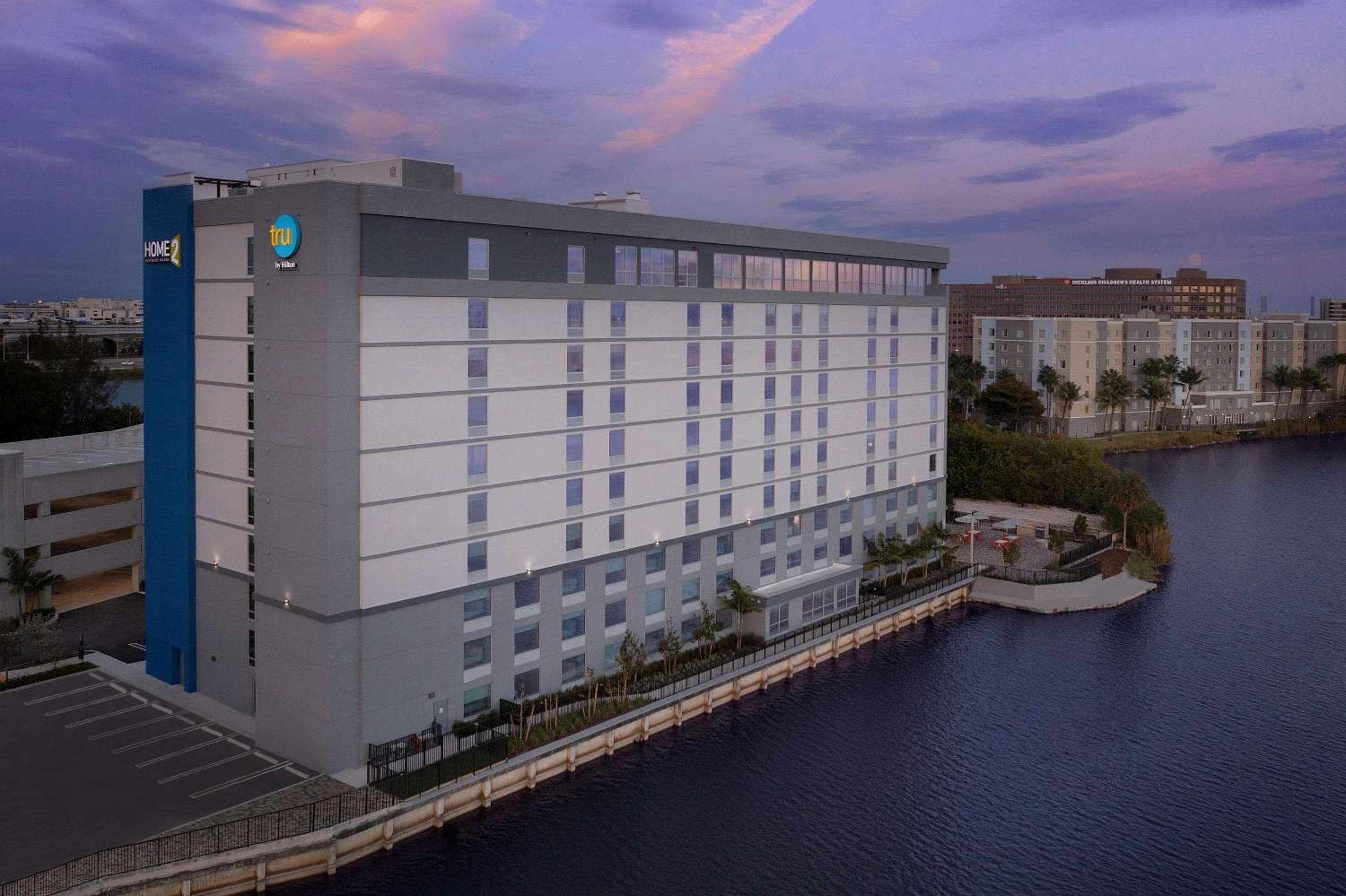 Home2 Suites By Hilton Miami Airport South Blue Lagoon — 5