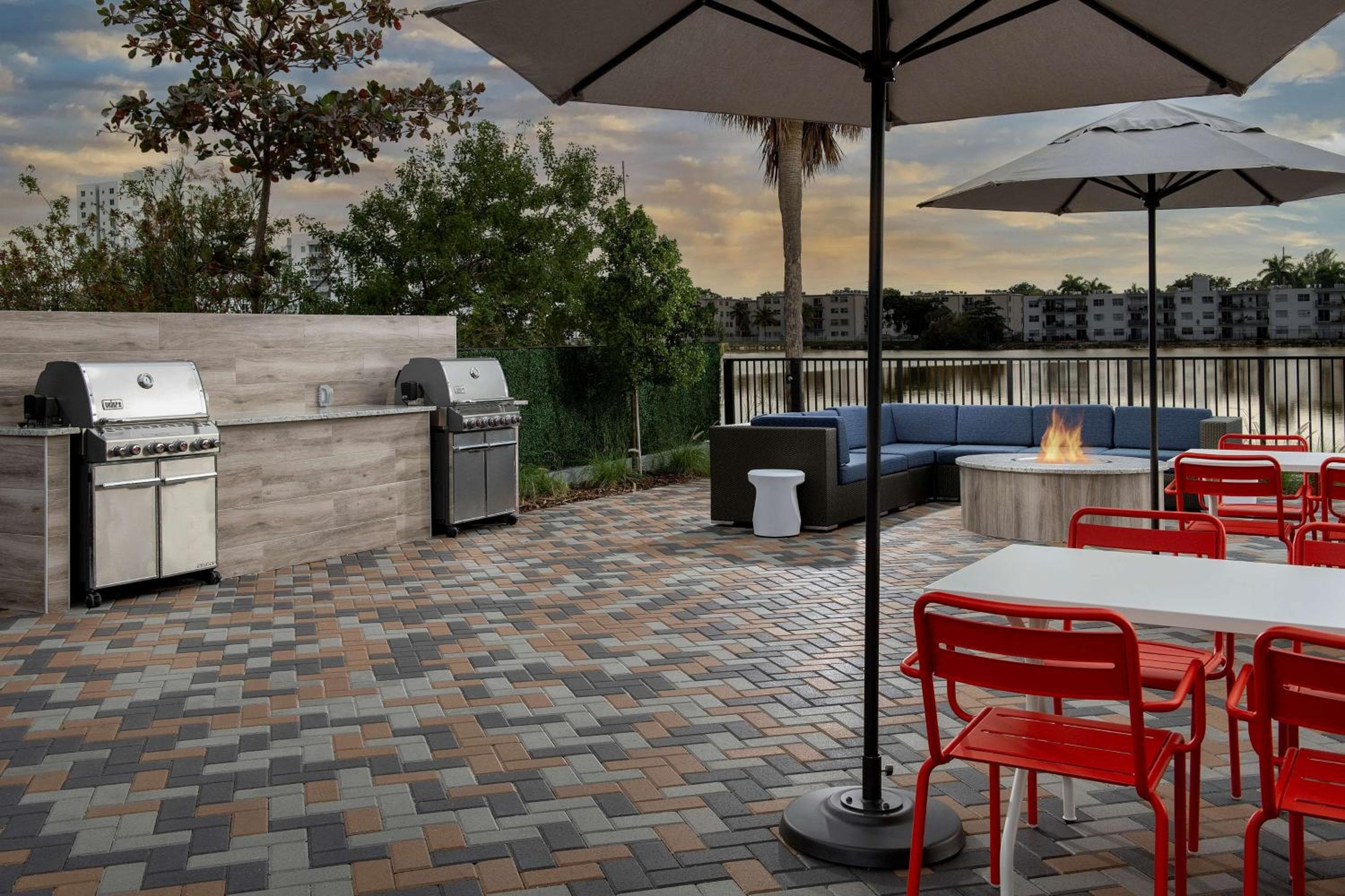 Home2 Suites By Hilton Miami Airport South Blue Lagoon — 17