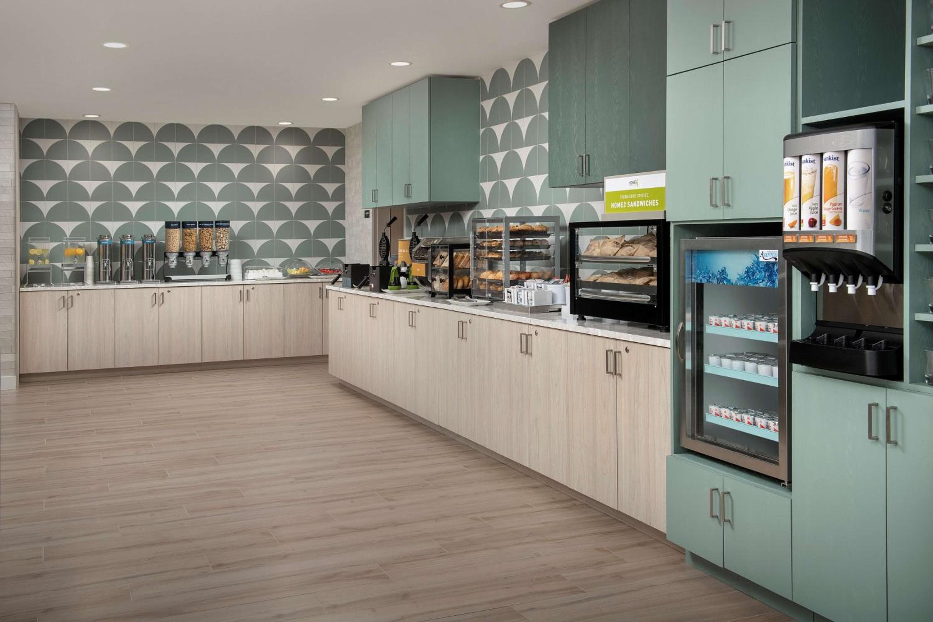 Home2 Suites By Hilton Miami Airport South Blue Lagoon — 15