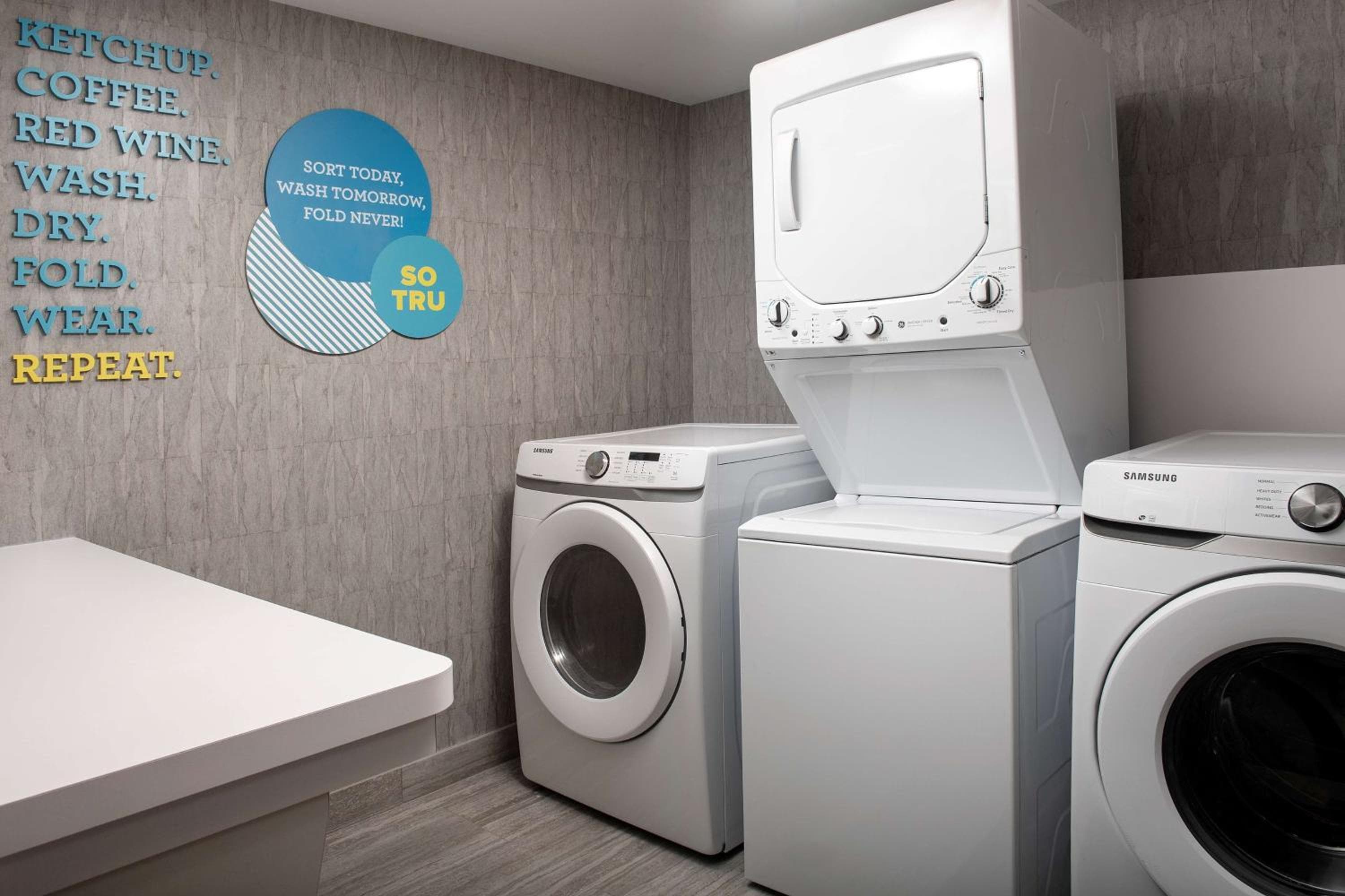Home2 Suites By Hilton Miami Airport South Blue Lagoon — 10