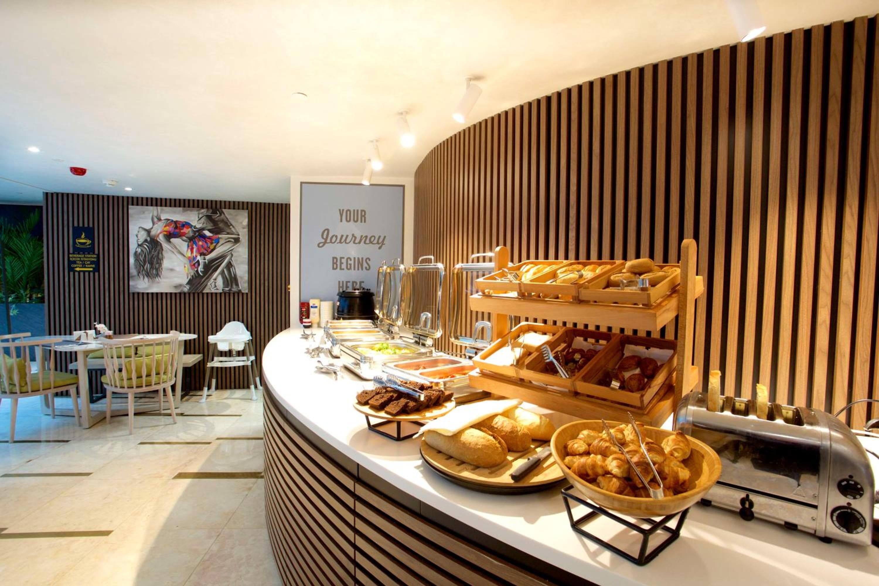 Hampton By Hilton Istanbul Old City — 11