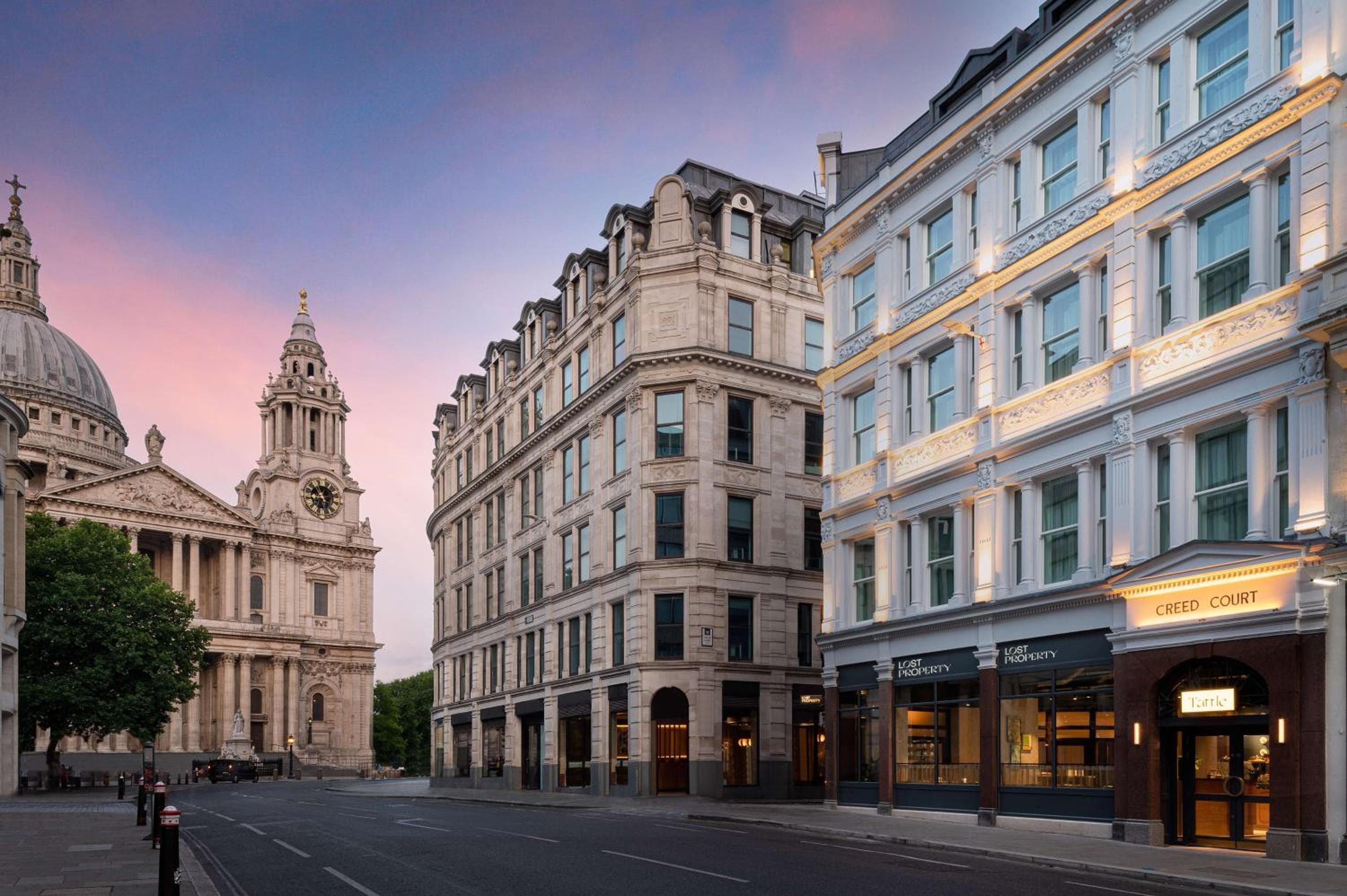 Objetos perdidos St Pauls London, Curio Collection By Hilton — 1