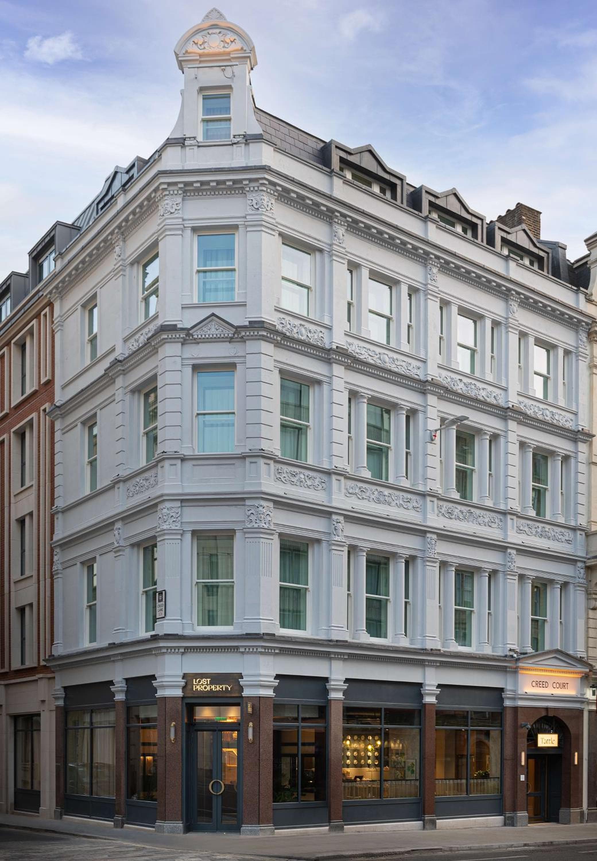 Objetos perdidos St Pauls London, Curio Collection By Hilton — 28
