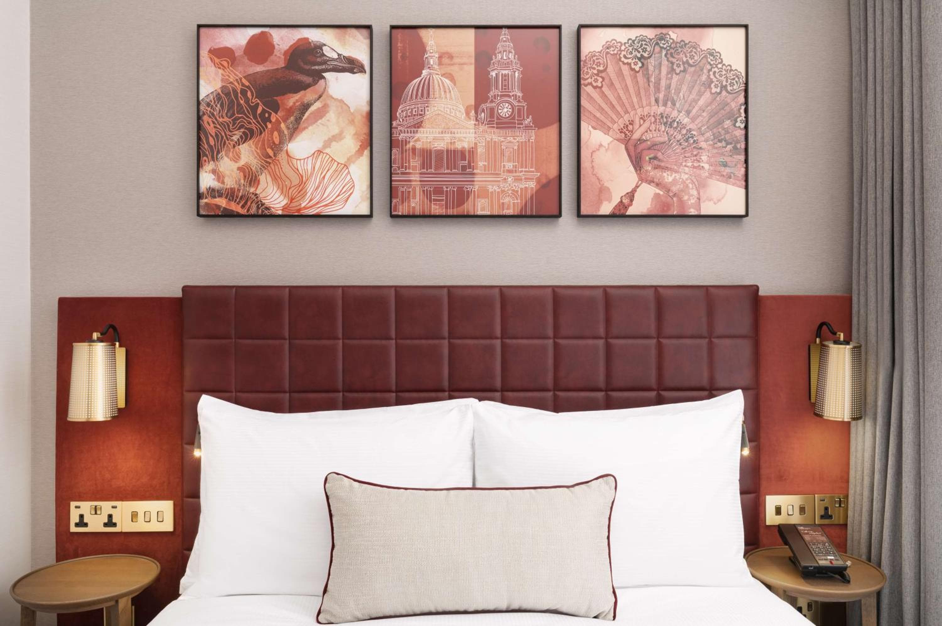 Objetos perdidos St Pauls London, Curio Collection By Hilton — 12