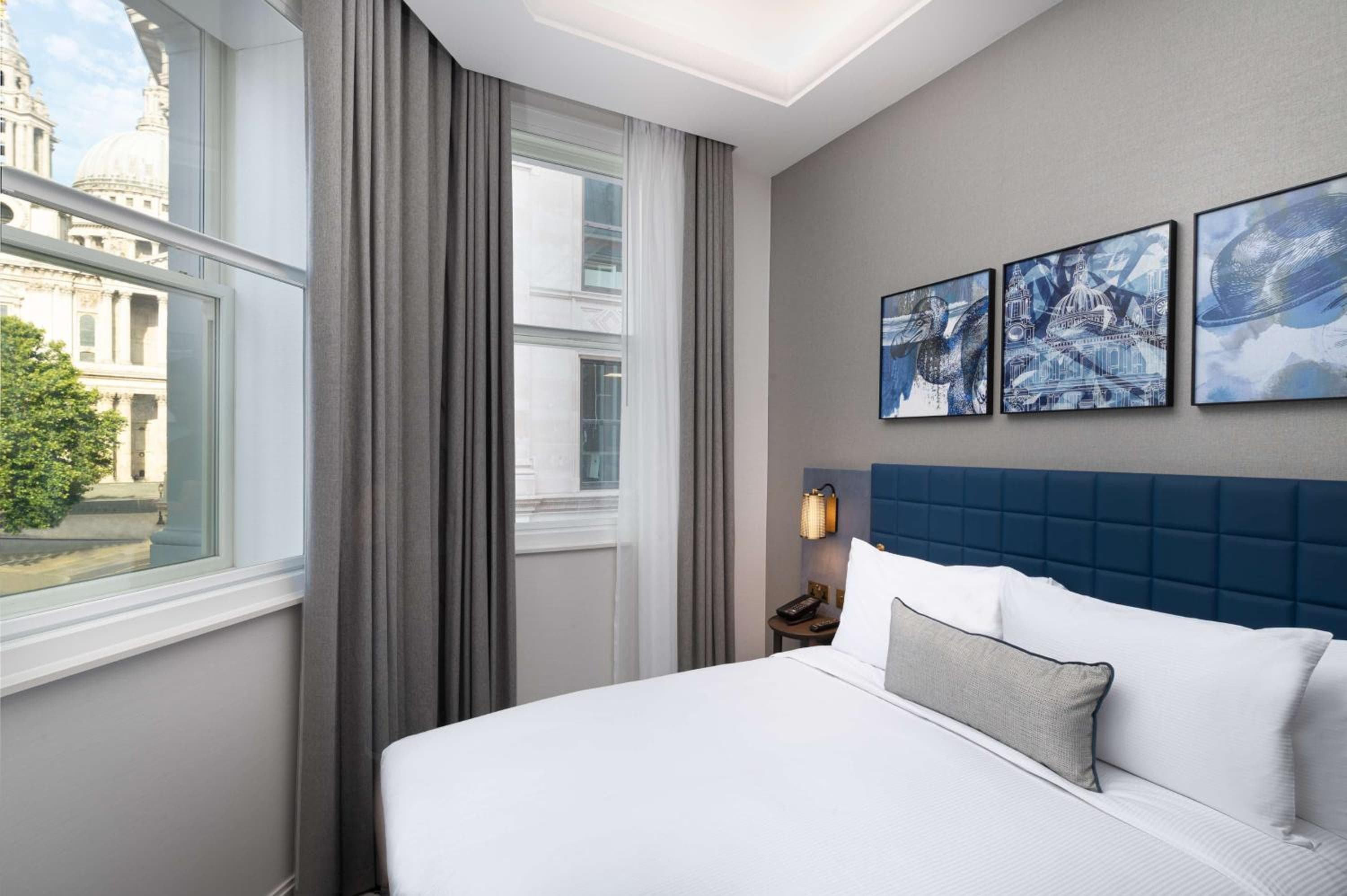 Objetos perdidos St Pauls London, Curio Collection By Hilton — 24