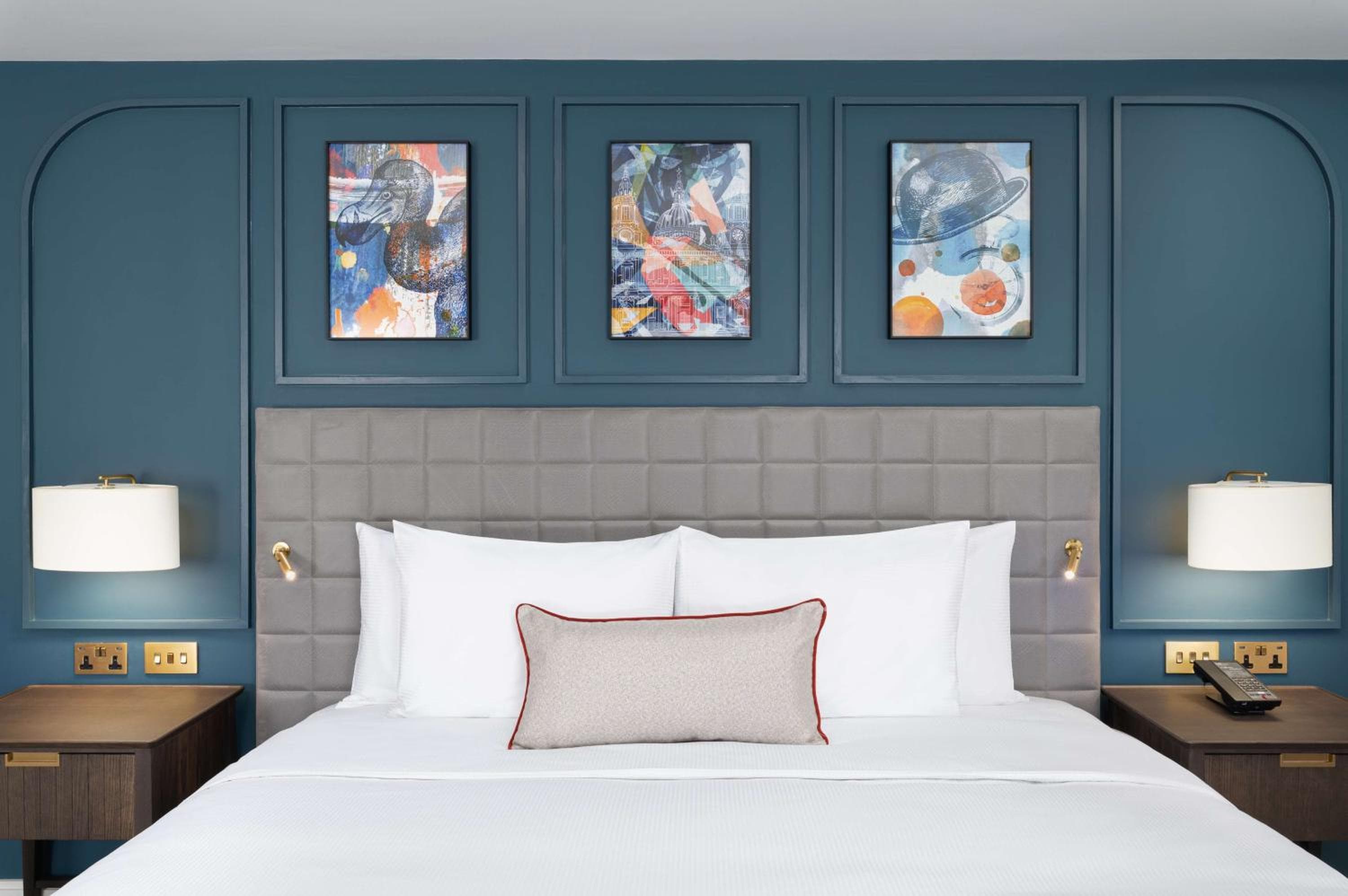 Objetos perdidos St Pauls London, Curio Collection By Hilton — 16