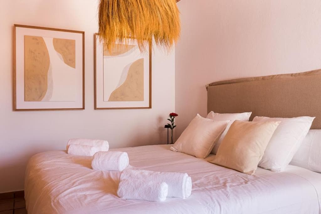 Your perfect hideaway only 5 minutes from Ibiza — 28