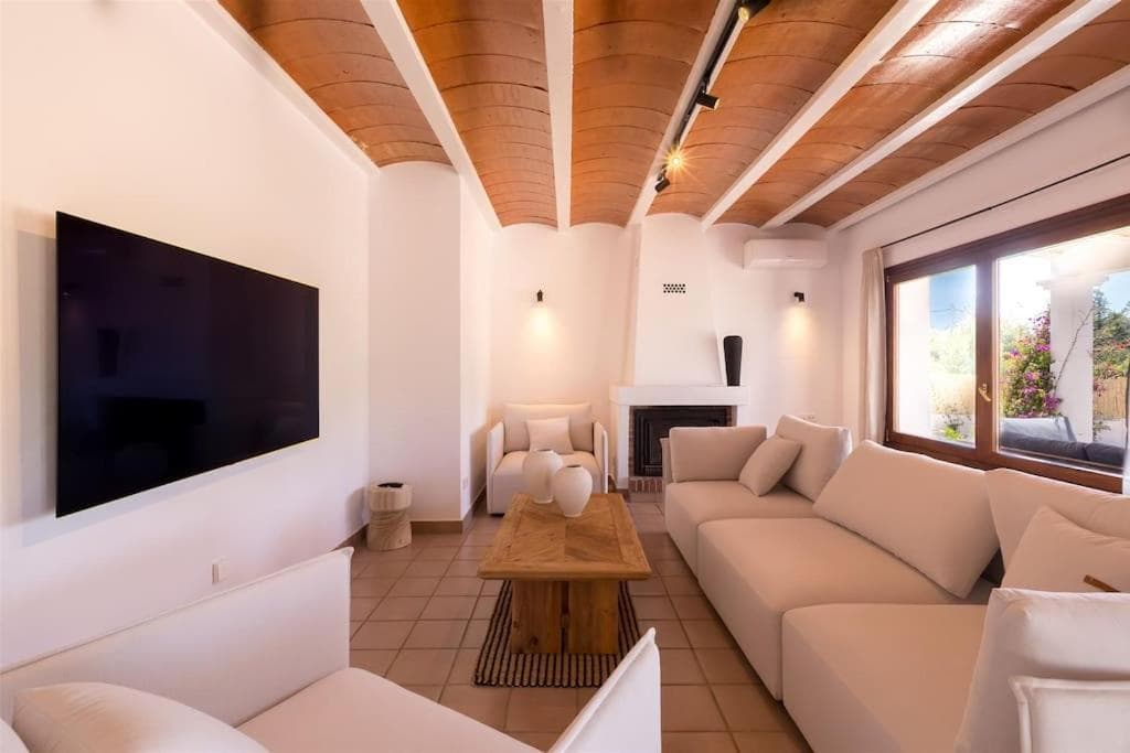 Your perfect hideaway only 5 minutes from Ibiza — 11