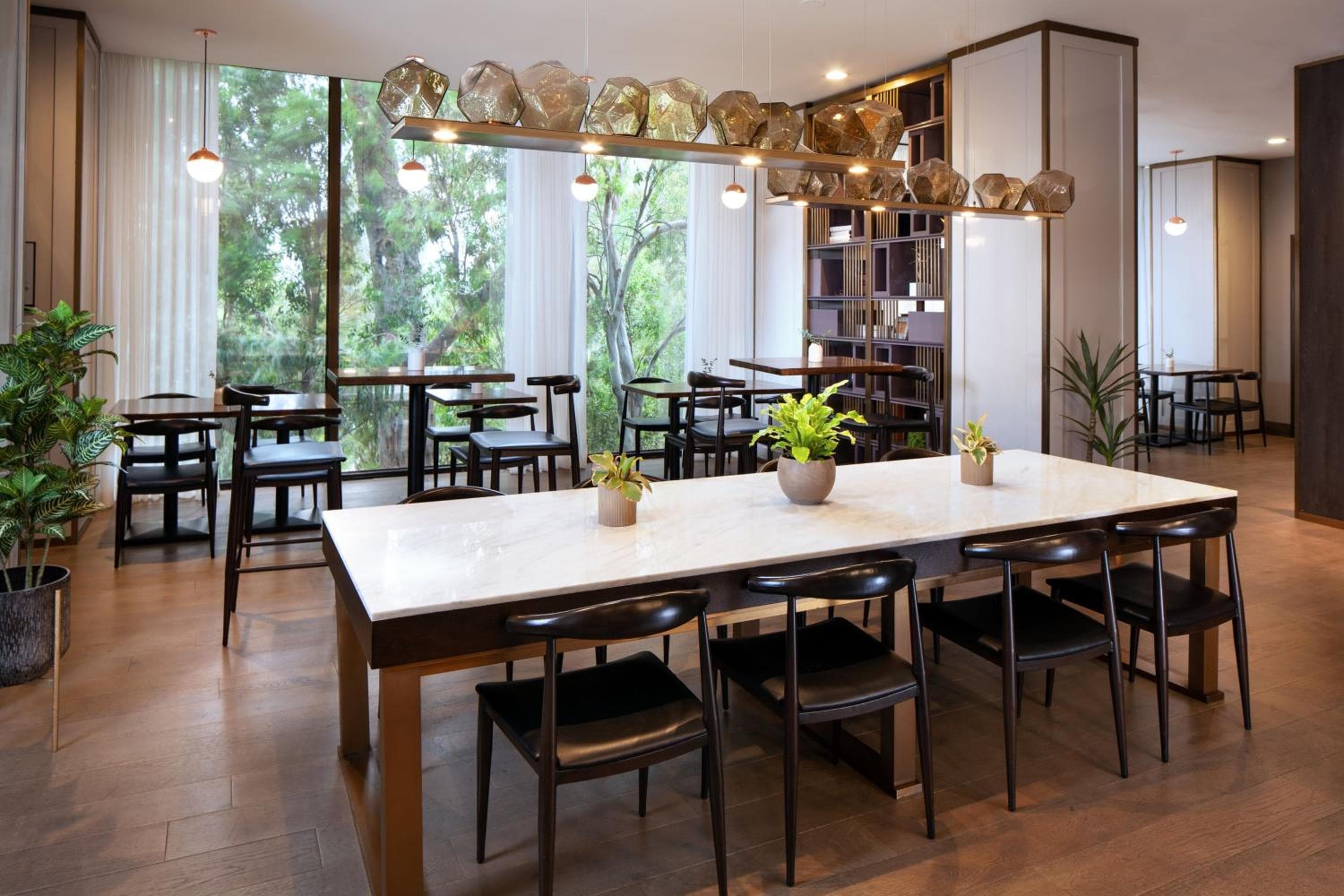 Sheraton Universal hotel, 333 Universal Hollywood Drive, Los Angeles, United States — photo 56