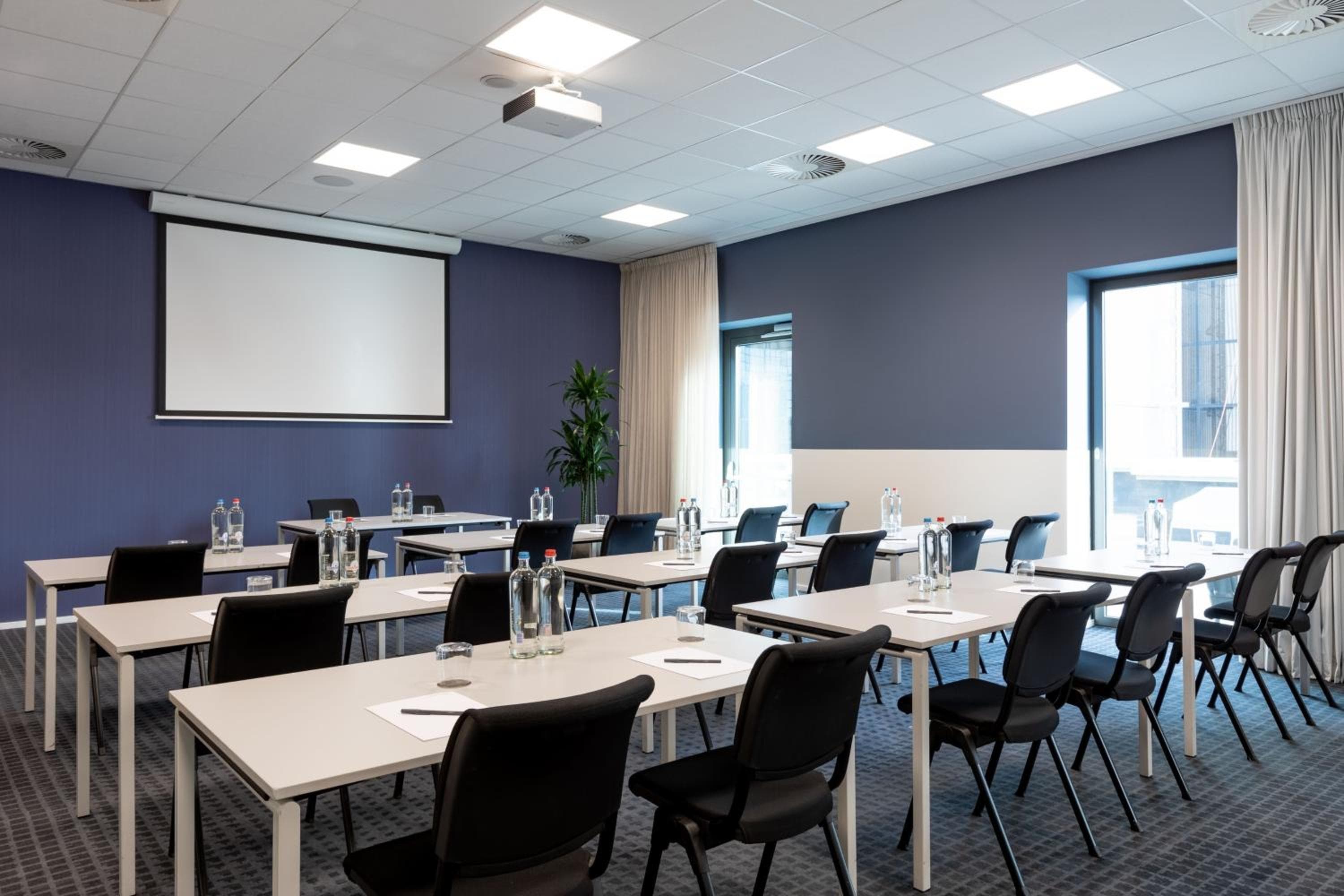 Courtyard by Marriott Amsterdam — 26