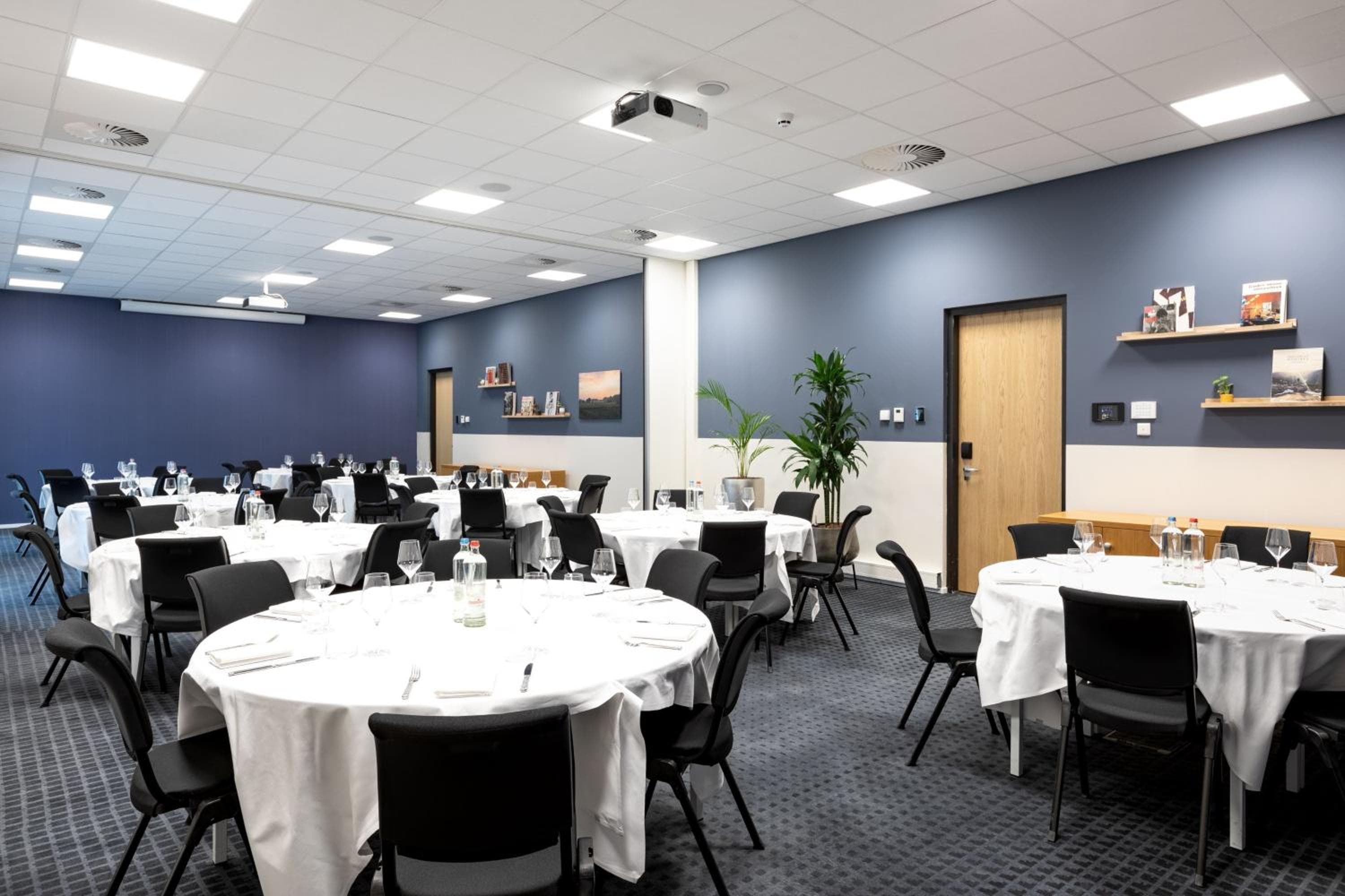 Courtyard by Marriott Amsterdam — 29