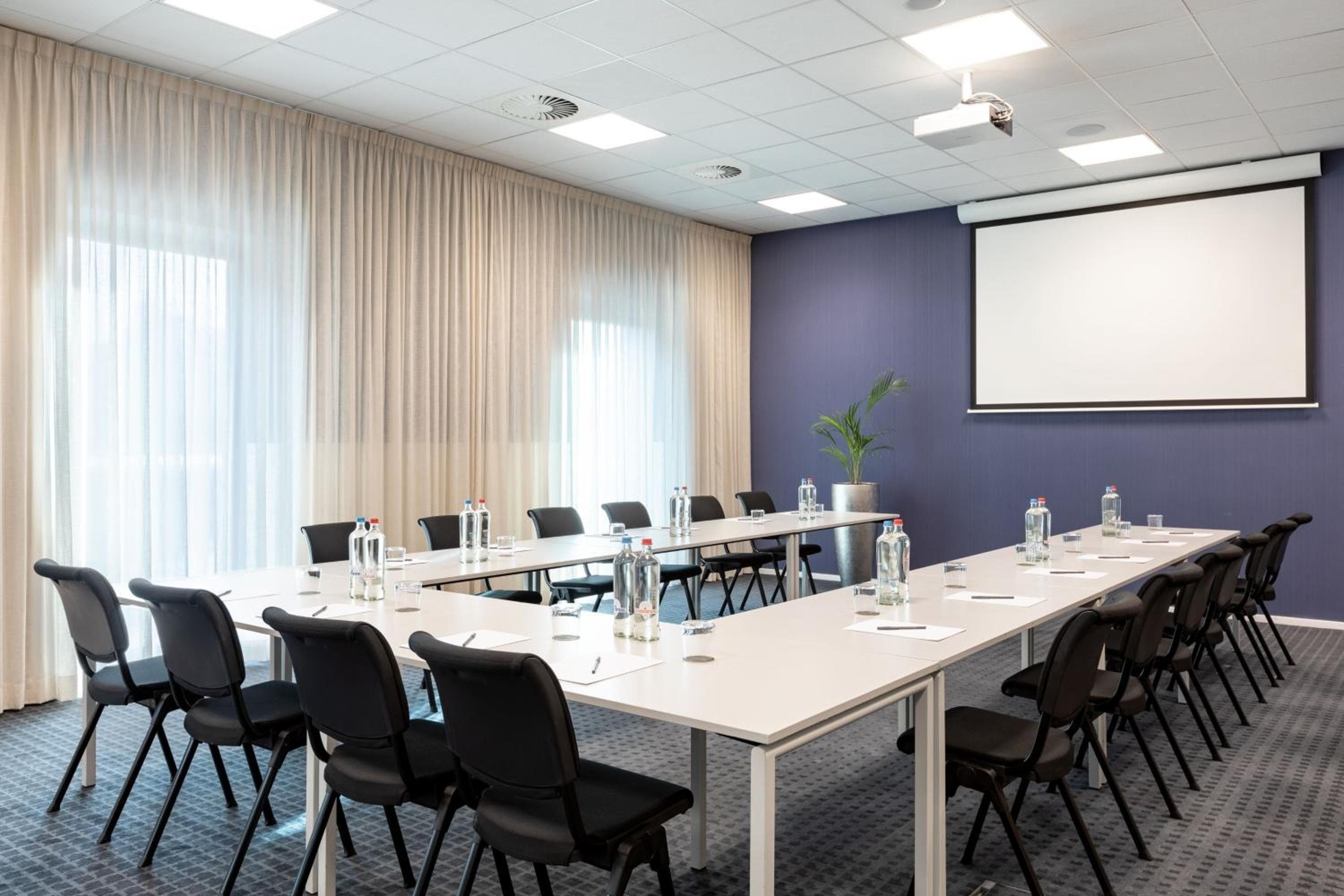 Courtyard by Marriott Amsterdam — 26
