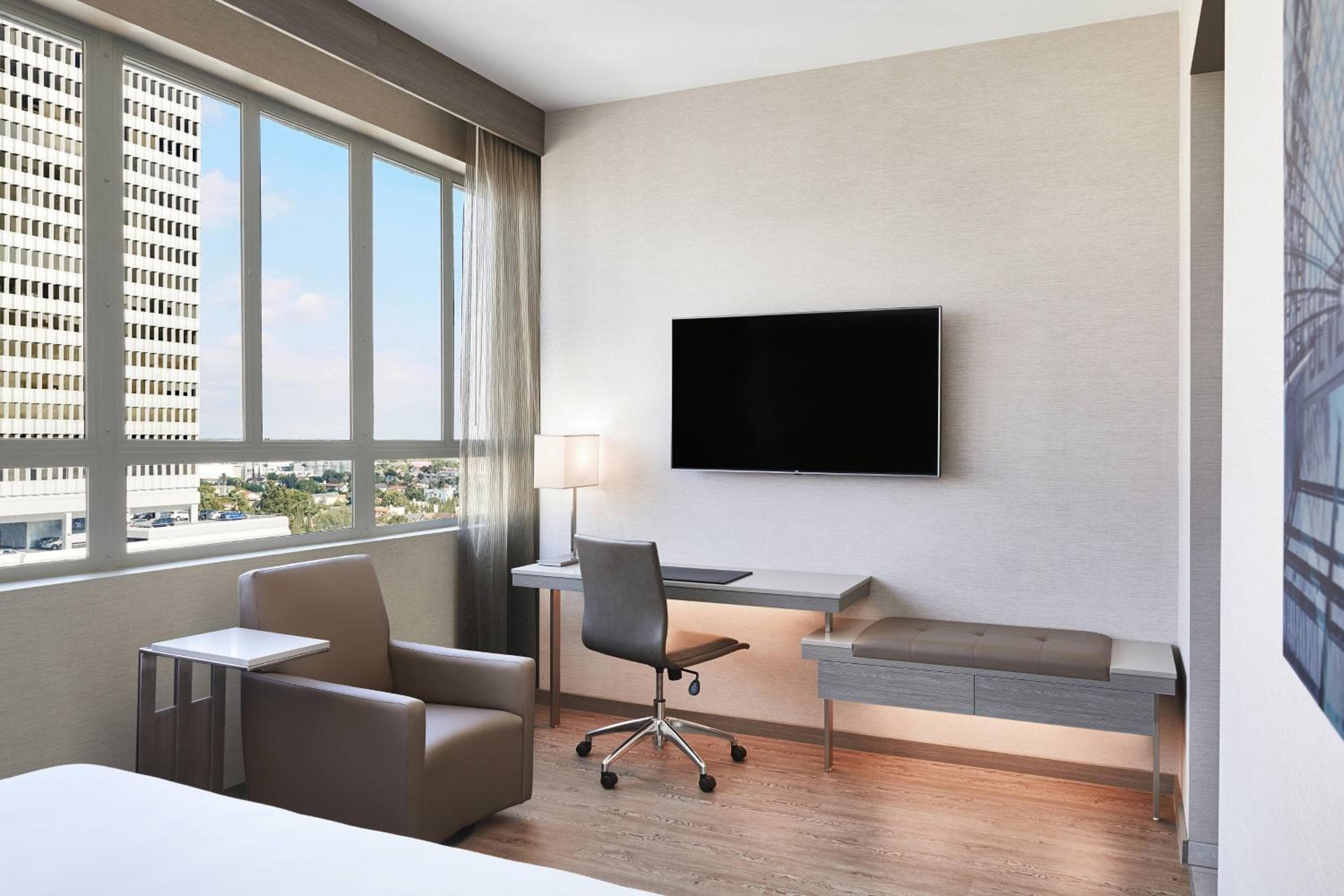 AC Hotel by Marriott Beverly Hills — 17